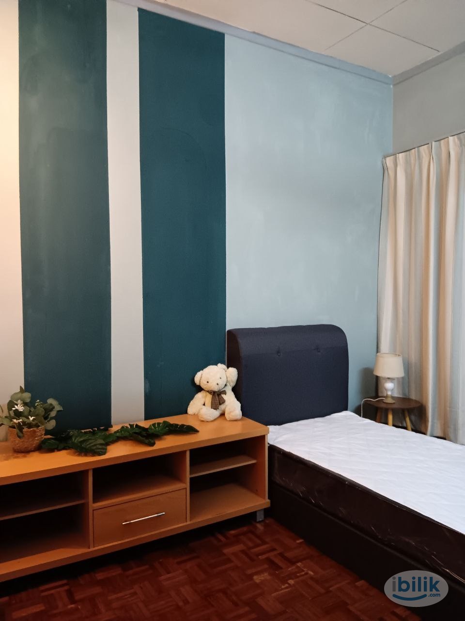 [👩🏻FEMALE unit] Medium Single Room with Balcony @ Bandar Kinrara 4, Puchong - Image 1