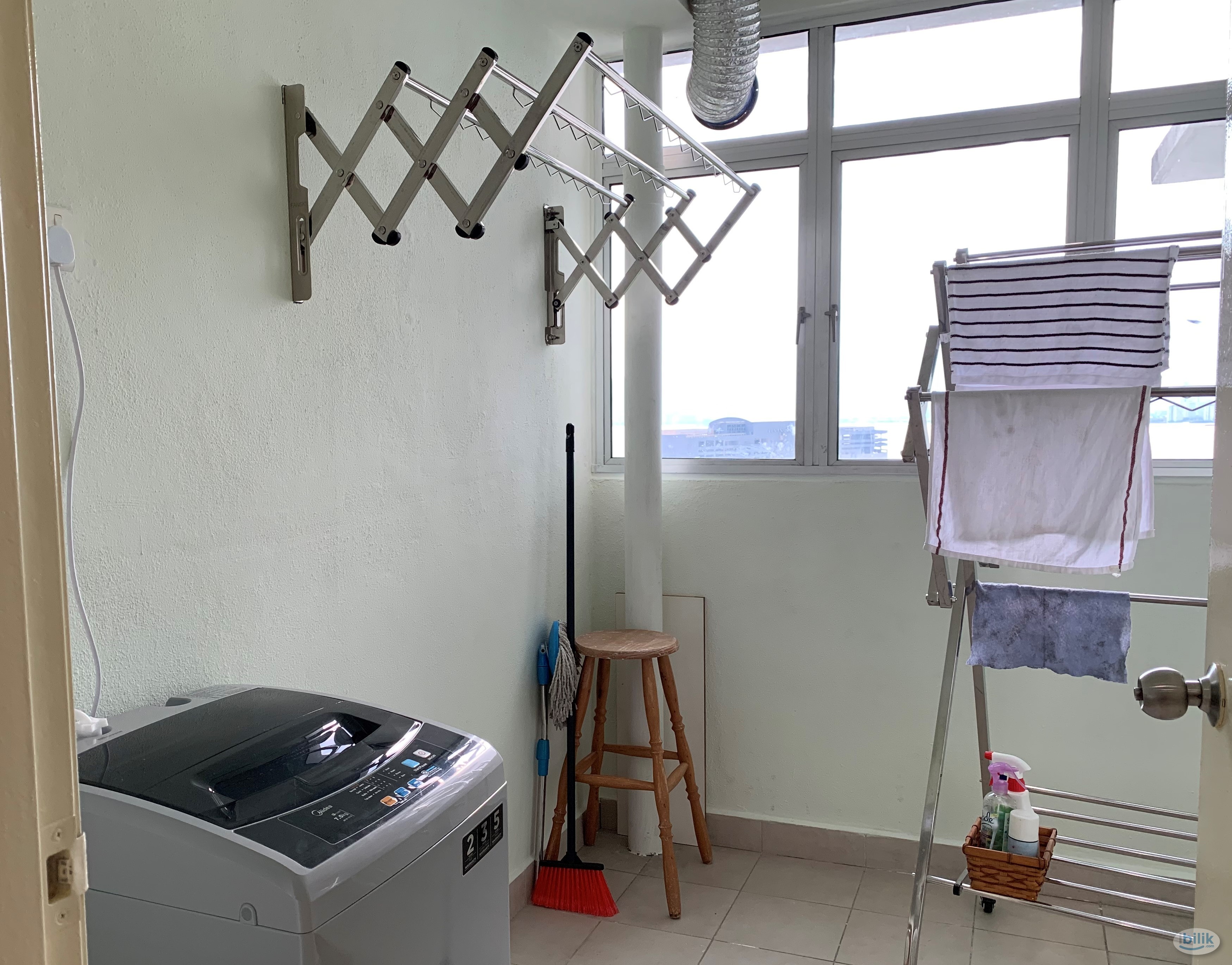 Middle Room with attached bathroom at Seaview Tower, Butterworth - Image 4