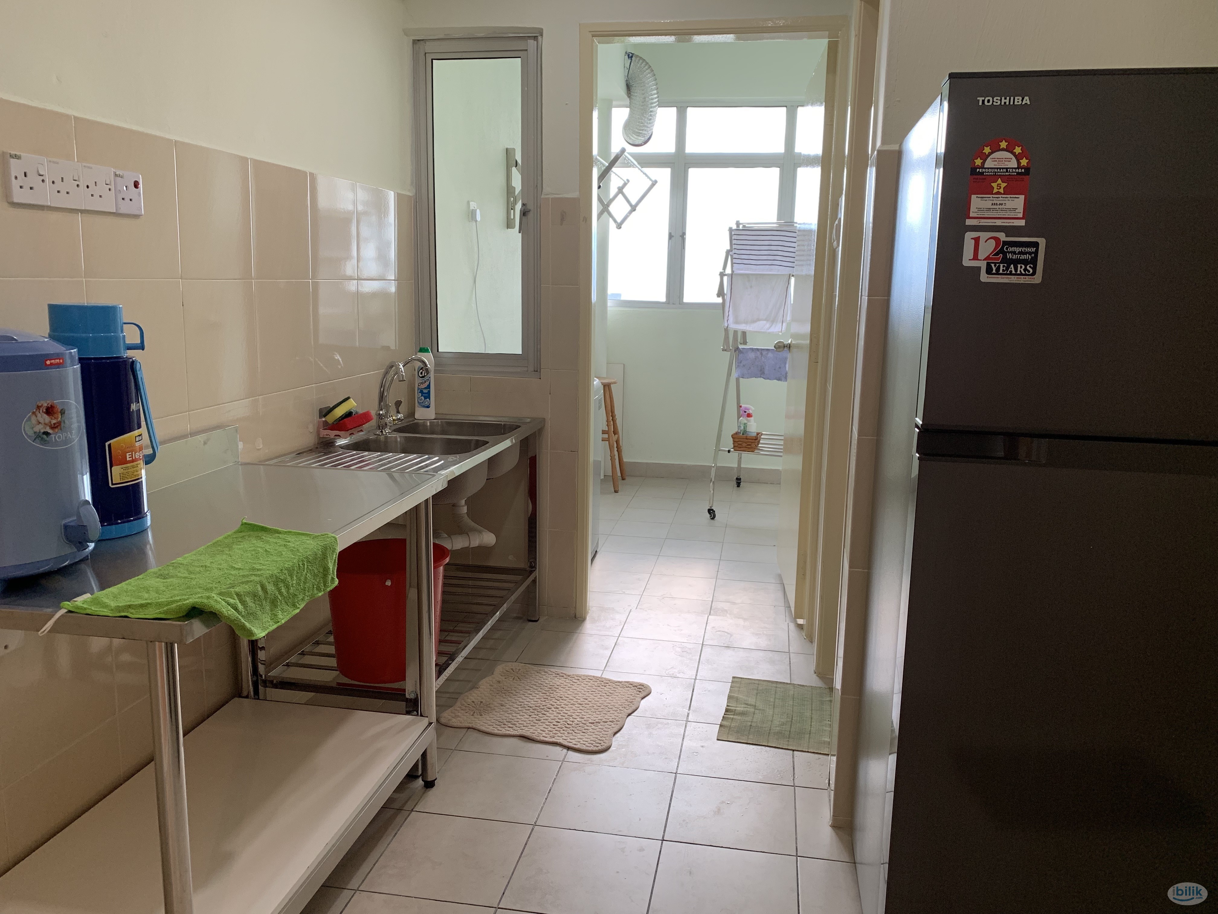 Middle Room with attached bathroom at Seaview Tower, Butterworth - Image 5