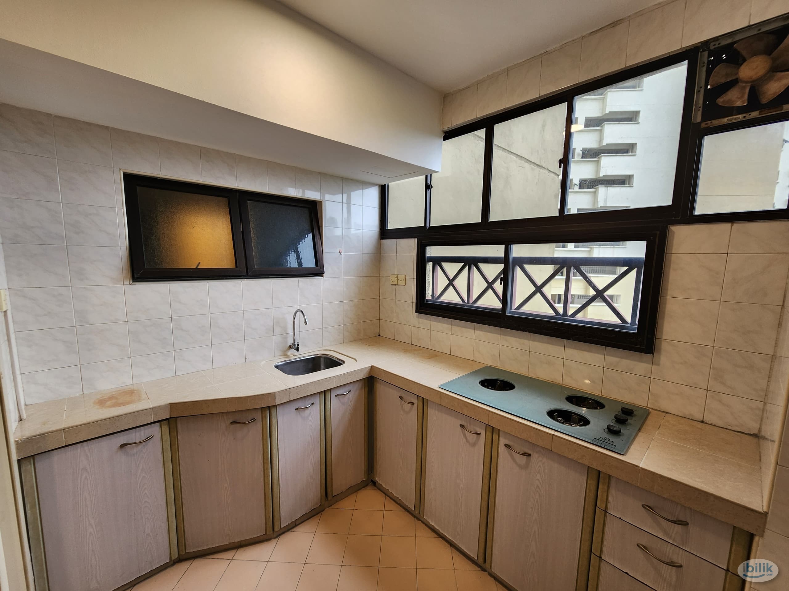 Single Room at One South, Seri Kembangan - Image 3