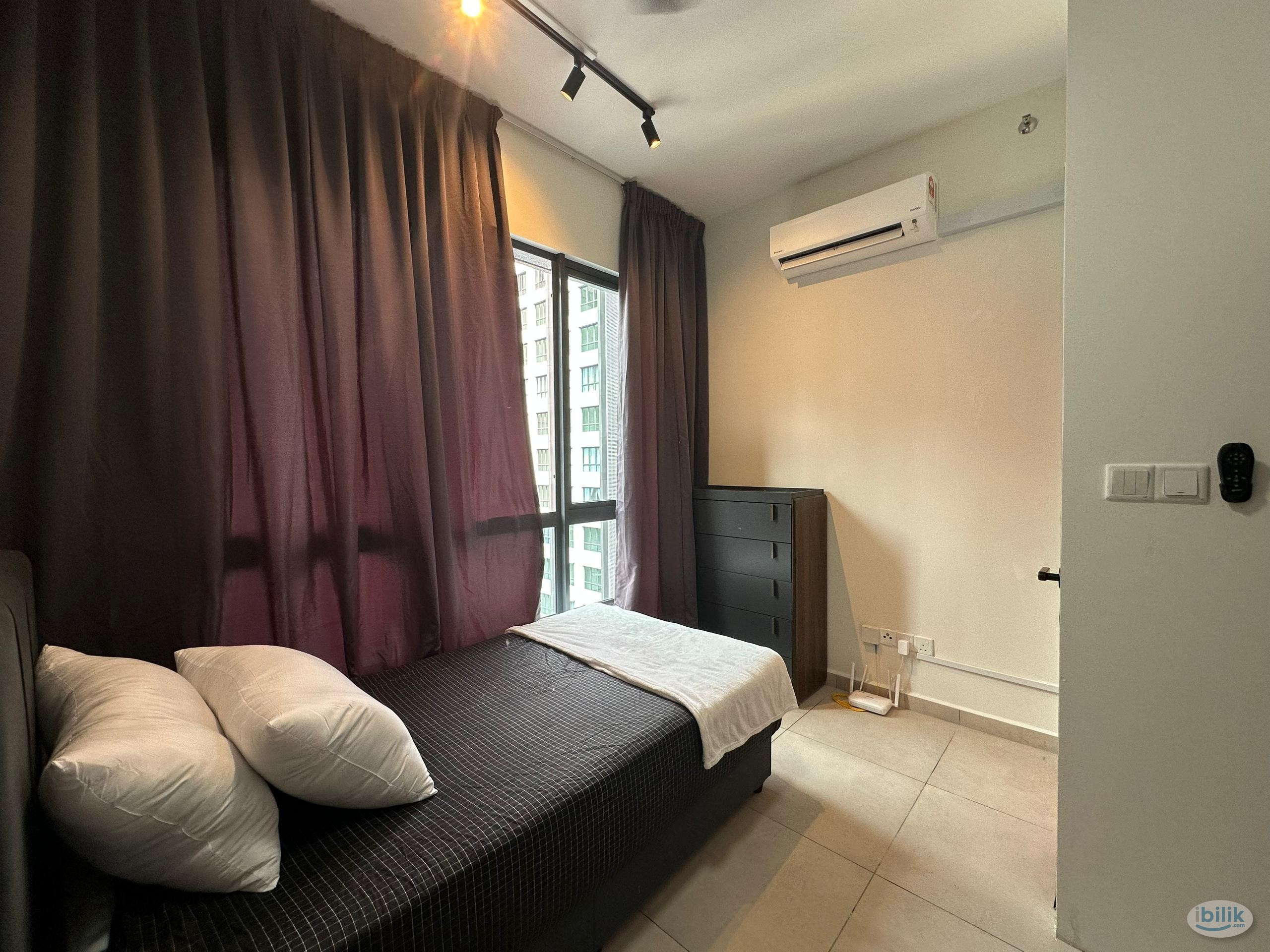 Middle Room at Meta Residences Putra Permai, Seri Kembangan - Image 1