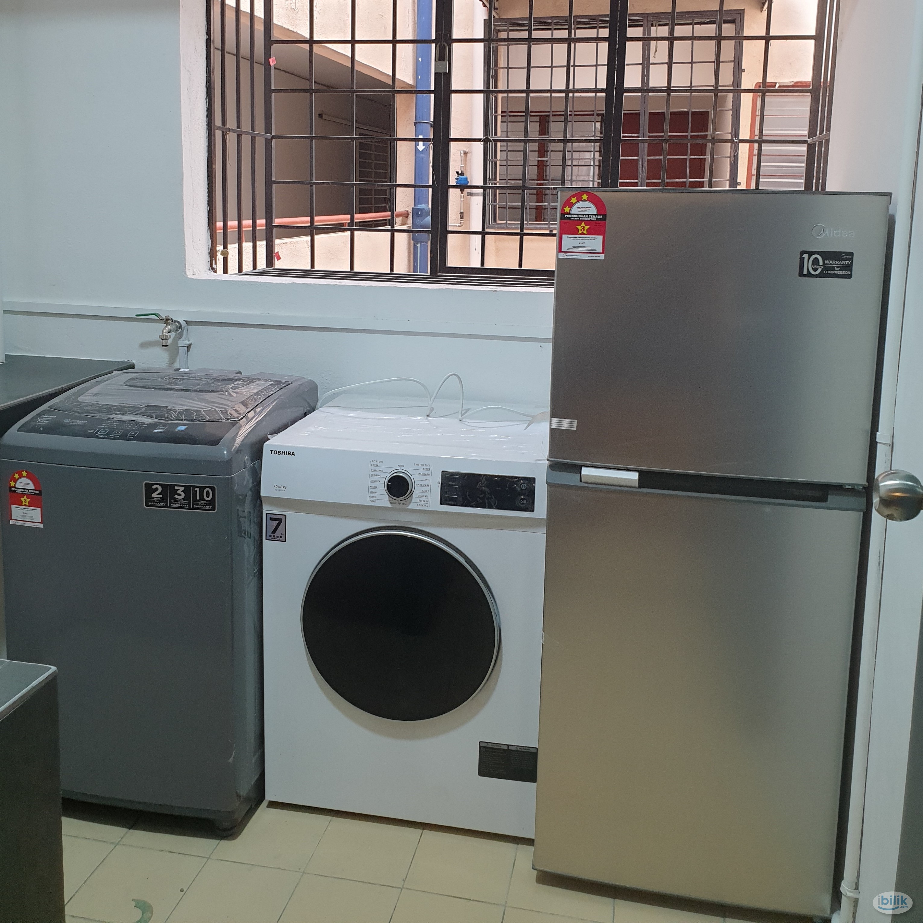 1 minute walking distance to HELP University Subang 2 Single Room at Damai Apartment, Subang Bestari - Image 3