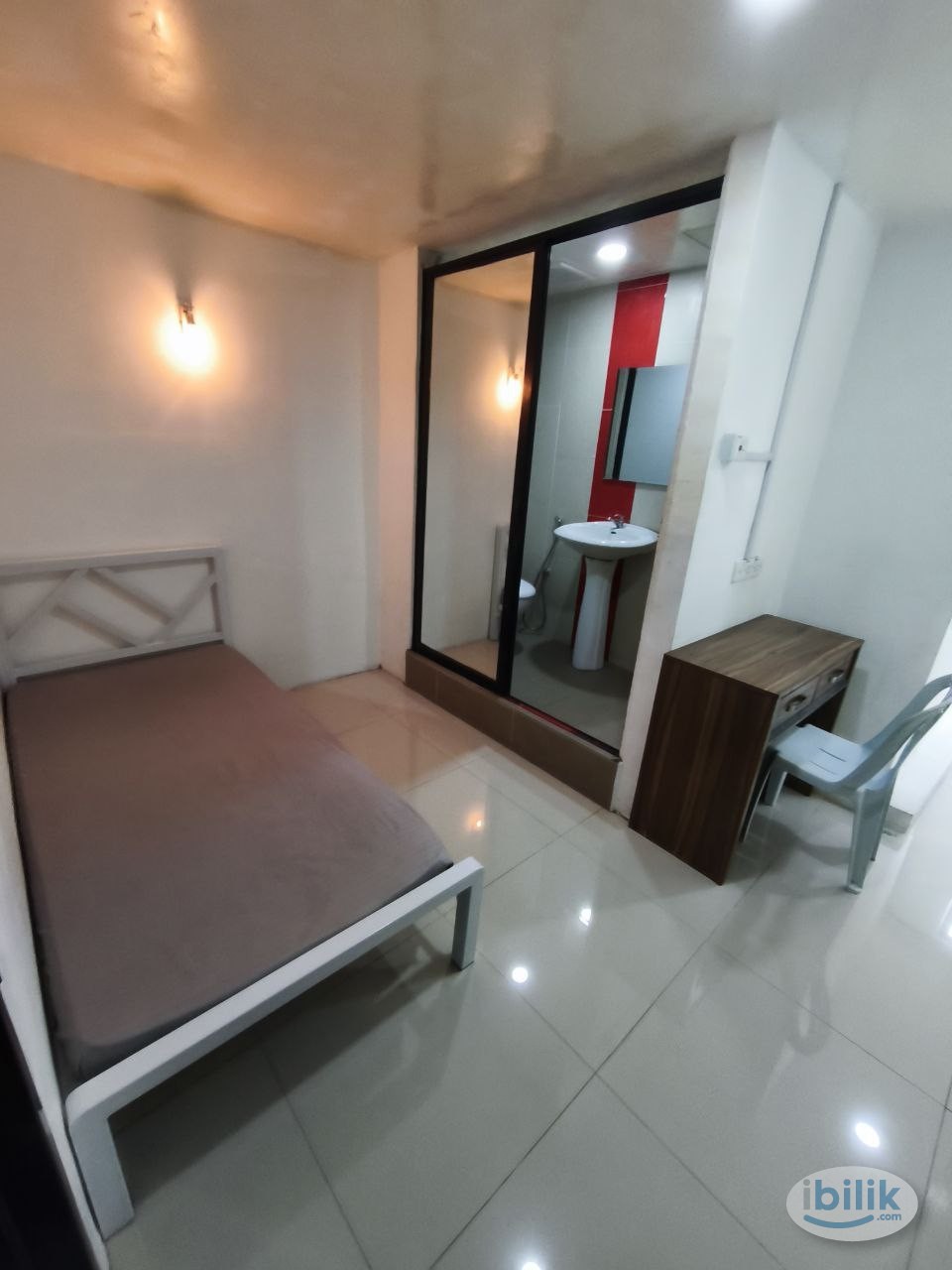 👣5mins to LRT 🚈Kelana Jaya  Middle Room Attach Private Toilet🚽 - Image 1