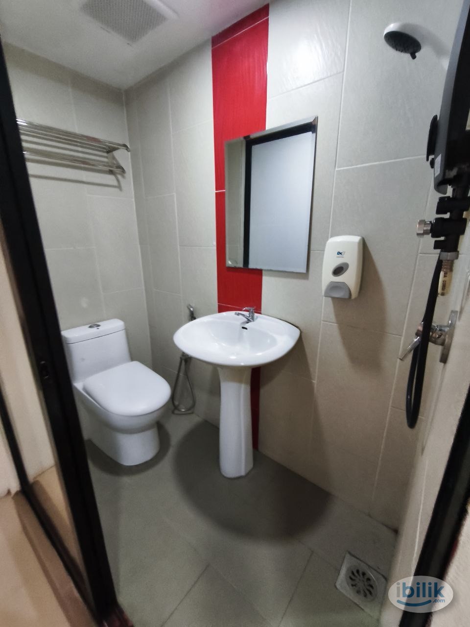 👣5mins to LRT 🚈Kelana Jaya  Middle Room Attach Private Toilet🚽 - Image 2