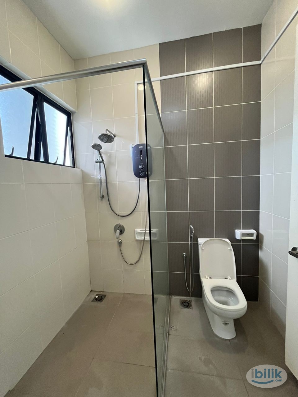 💥LOW DEPOSIT💥✨✨SETIA UTAMA MASTER ROOM FOR RENT WITH PRIVATE BATHROOM & BALCONY ✨✨5 MIN DRIVING TO SETIA CITY MALL , TOP - Image 3