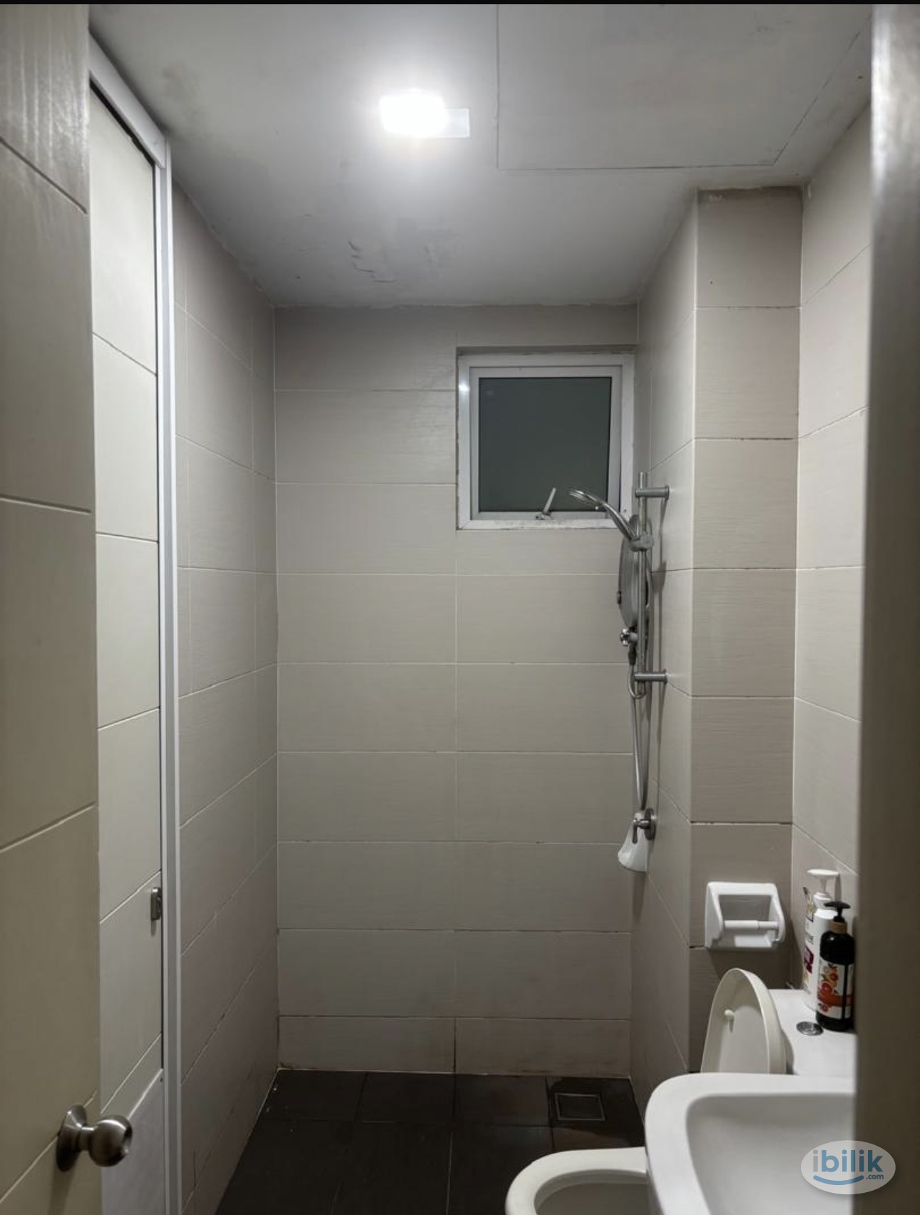 The Regina, UEP Subang Jaya Medium Room - Image 2