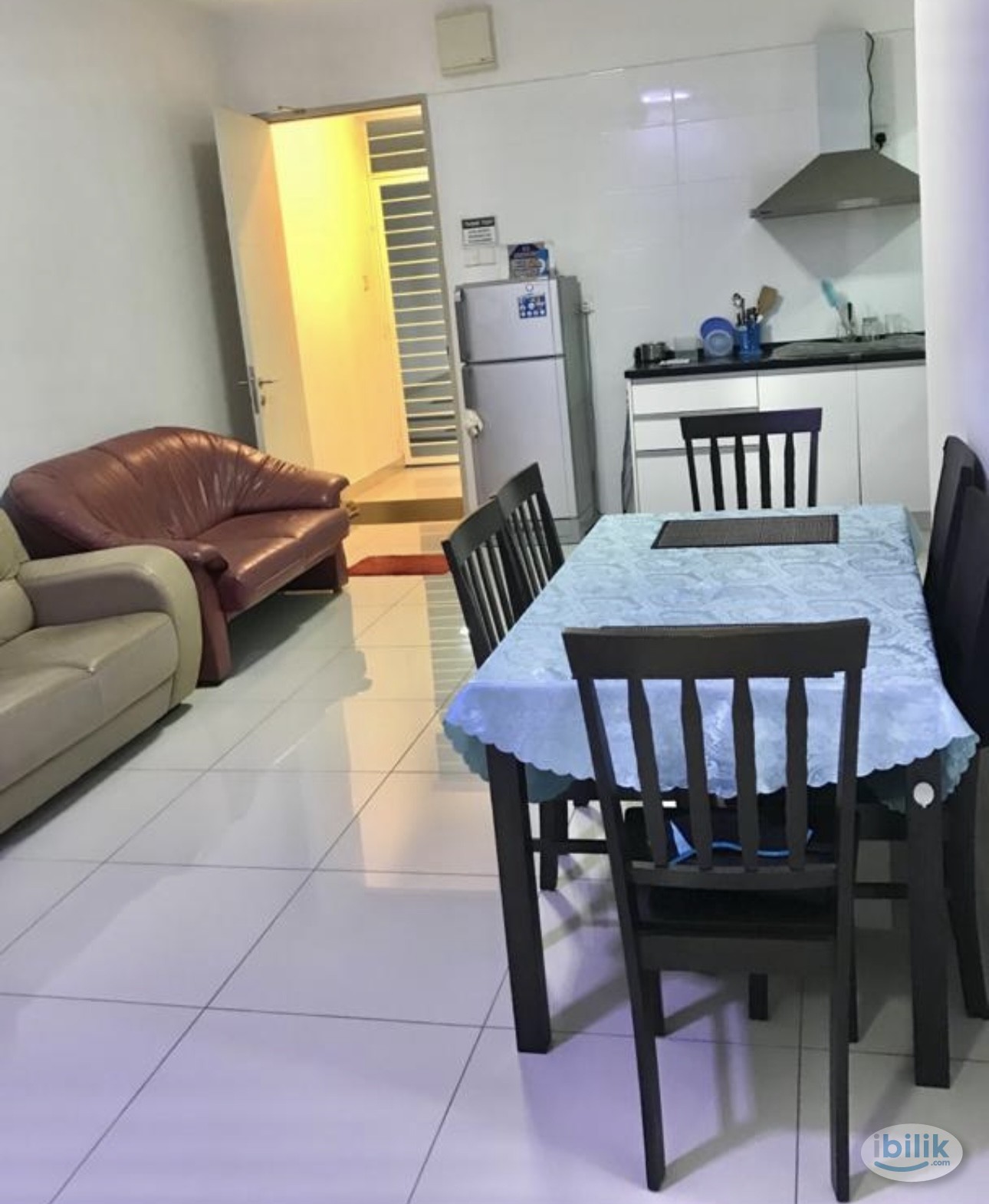 The Regina, UEP Subang Jaya Medium Room - Image 3