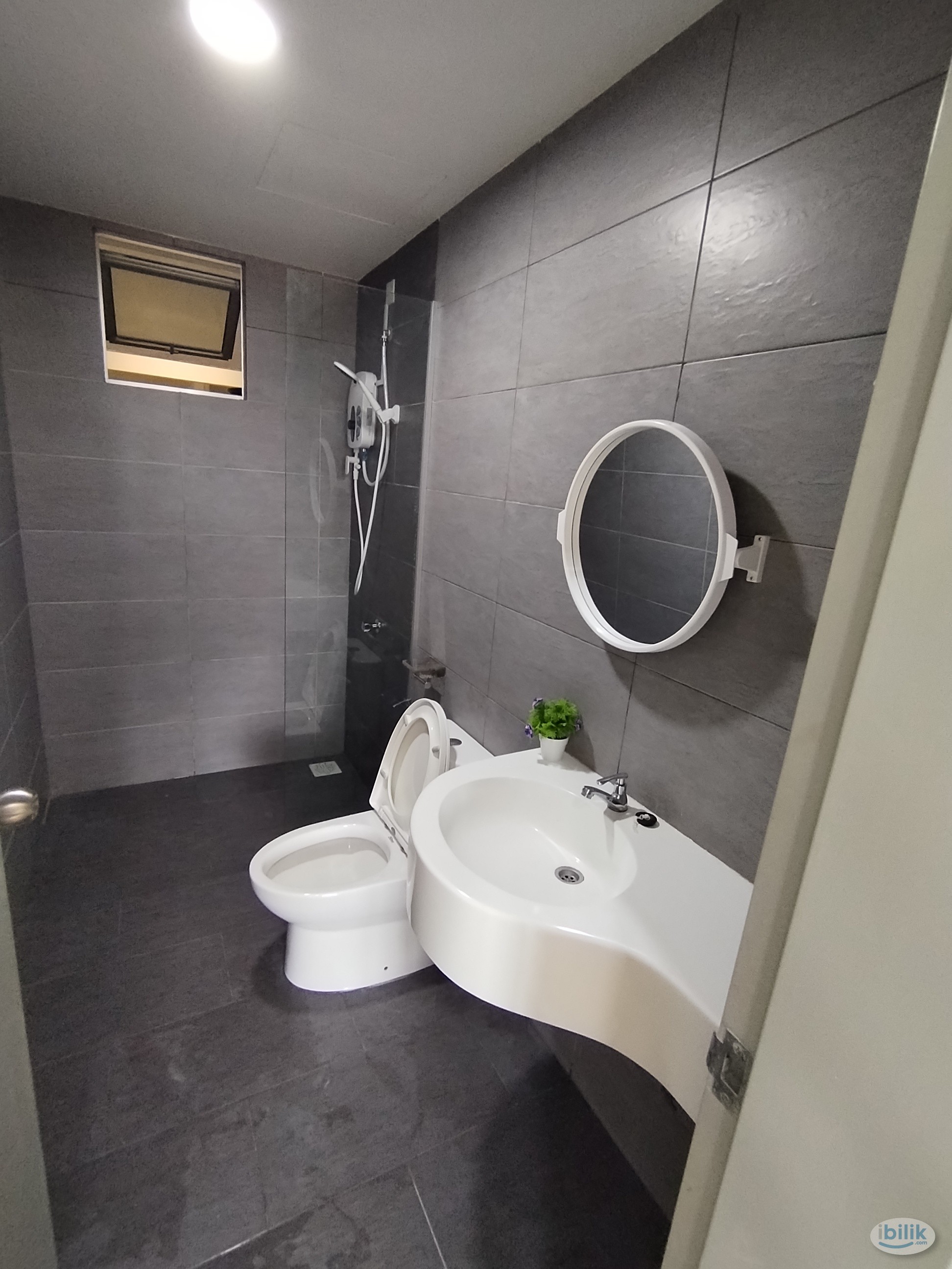 Female unit Single room Just opposite MRT Jinjang - Image 5