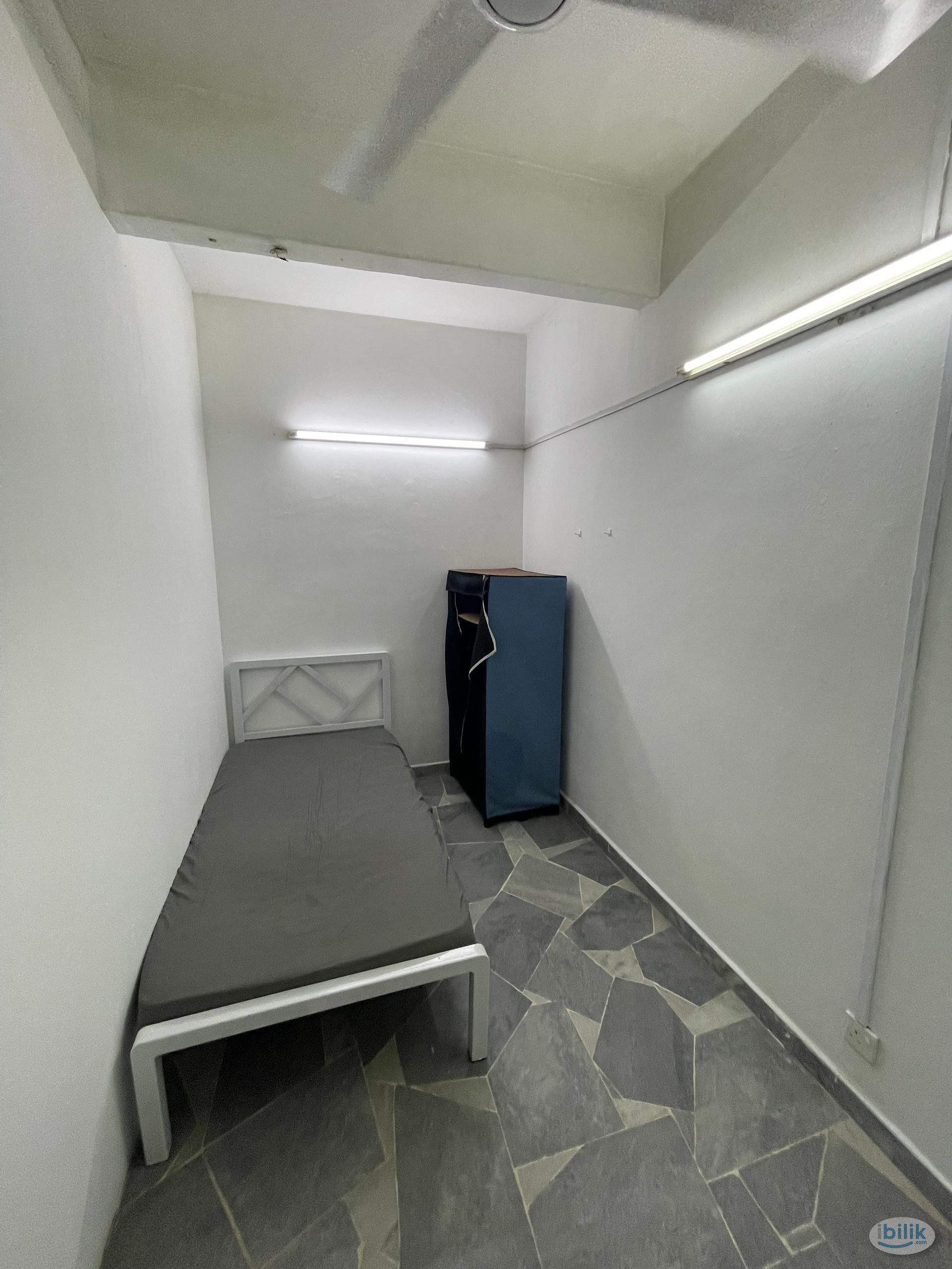 🚶‍♂️ 8 Mins walking distance to LRT USJ 21 ROOM FOR RENT IN USJ 21 - Image 1