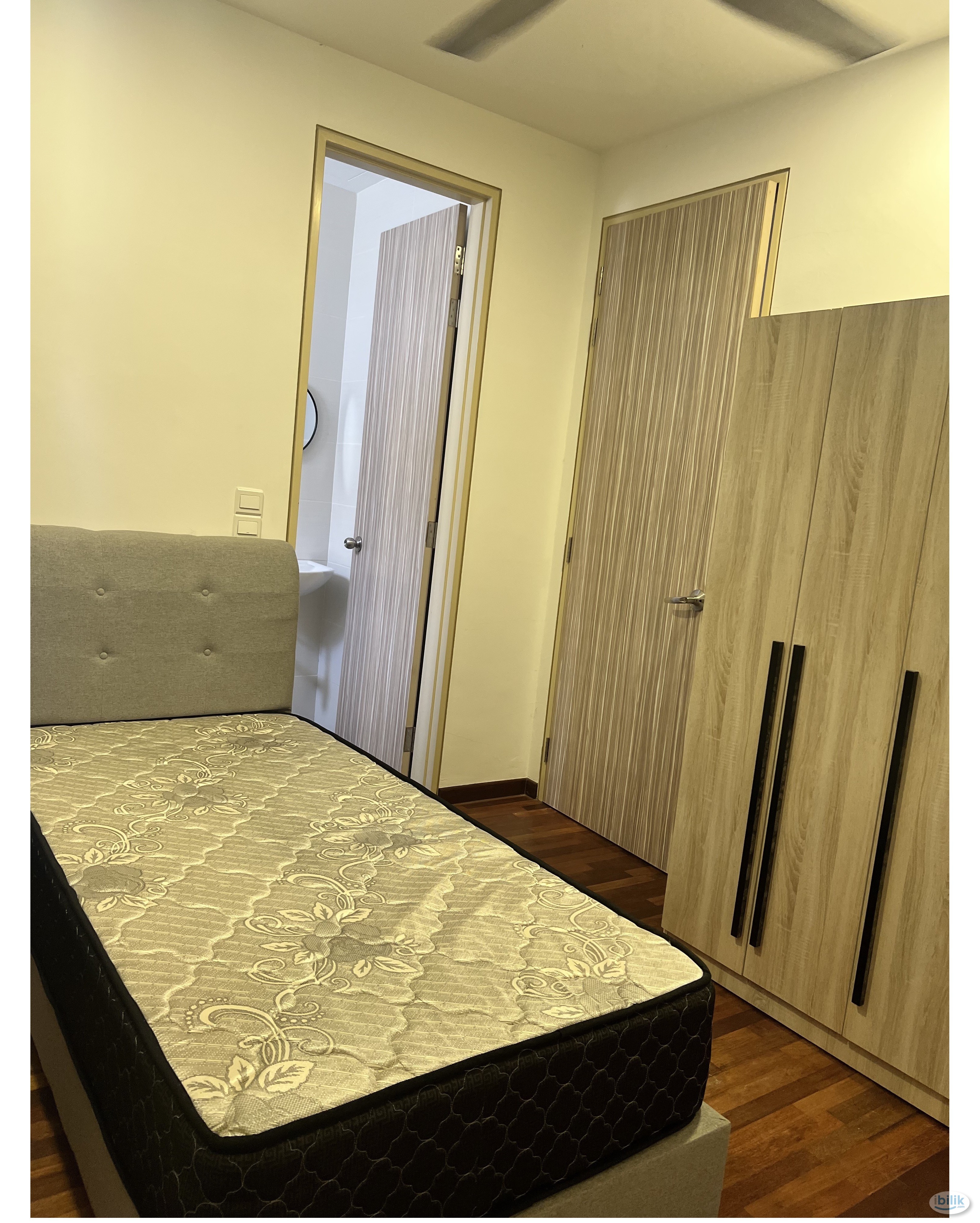 ROOM WITH PRIVATE BATHROOM - Image 3