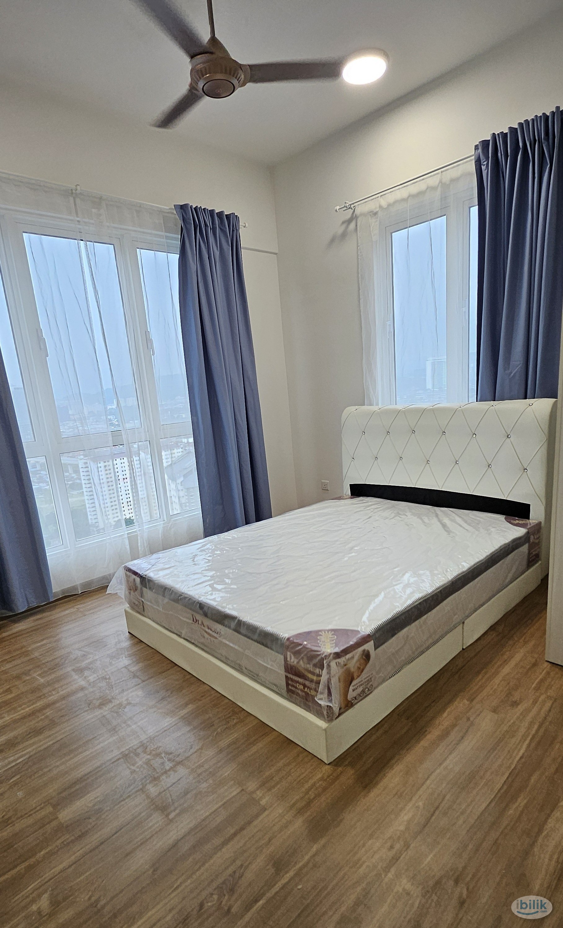 [FEMALE UNIT] Immediately Move In Master Room at New Condo 121 Residences.  Walking Distance to LRT3. - Image 1