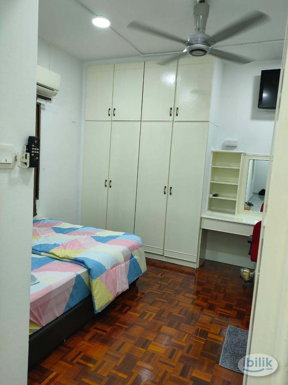 [Fully Furnished Female Only]-Cozy Medium Queen Bedroom With Bathroom 2 Person Shared Only !! - Image 4