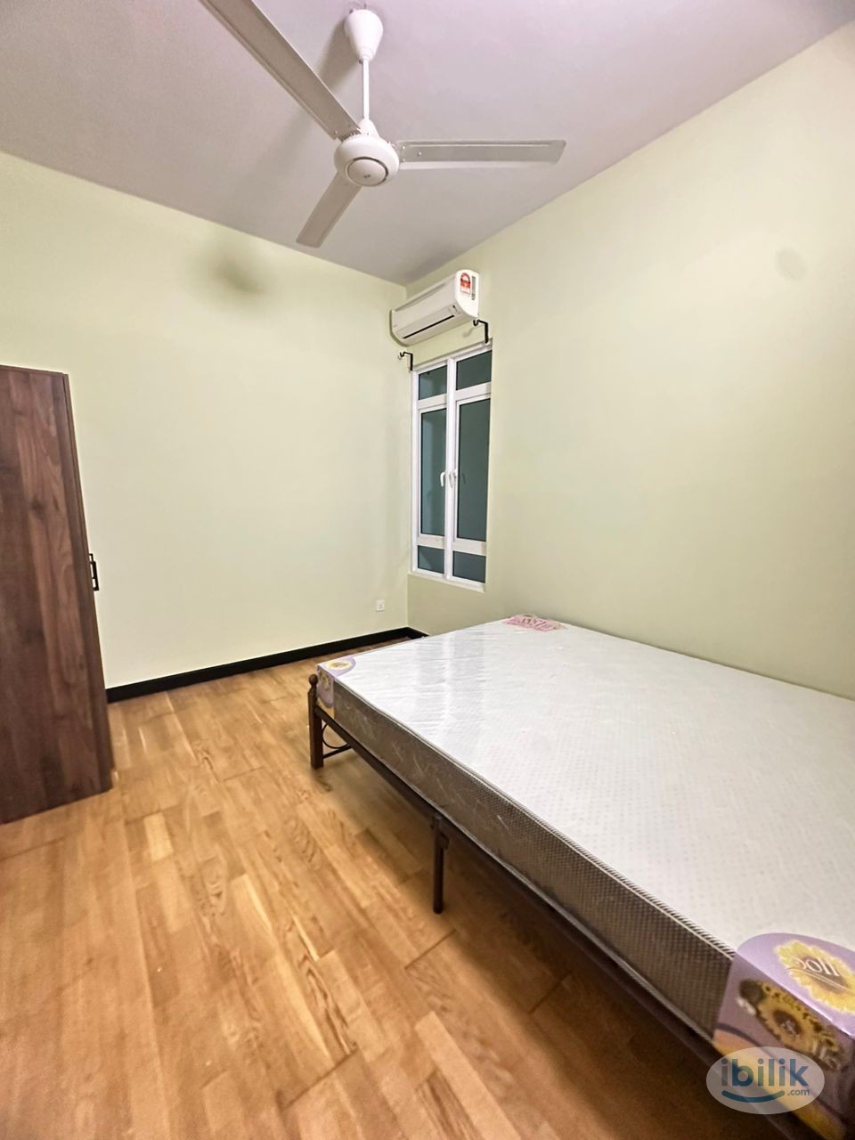 Medium Room at Saville @ The Park, Pantai - Image 1