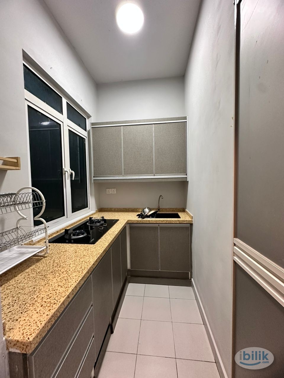 Medium Room at Saville @ The Park, Pantai - Image 5