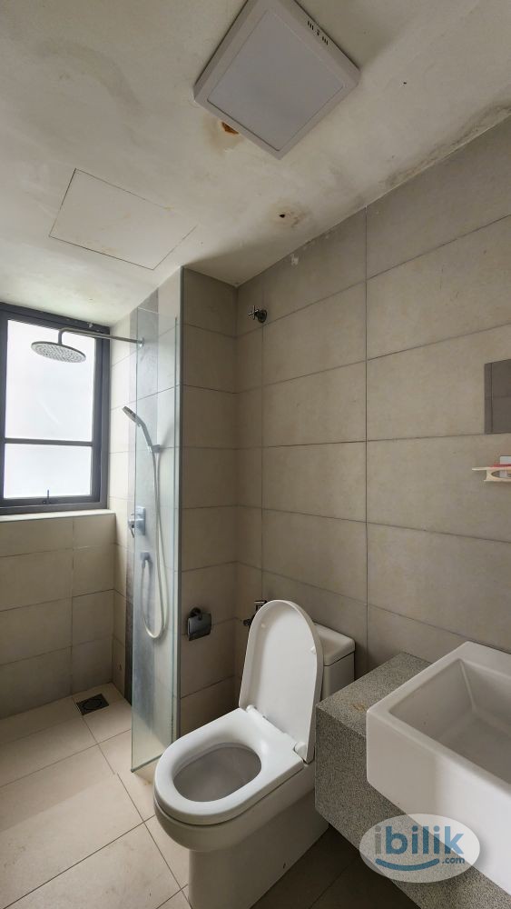 Master Room Guy near Cyberjaya 10min mrt2 behind giant - Image 4
