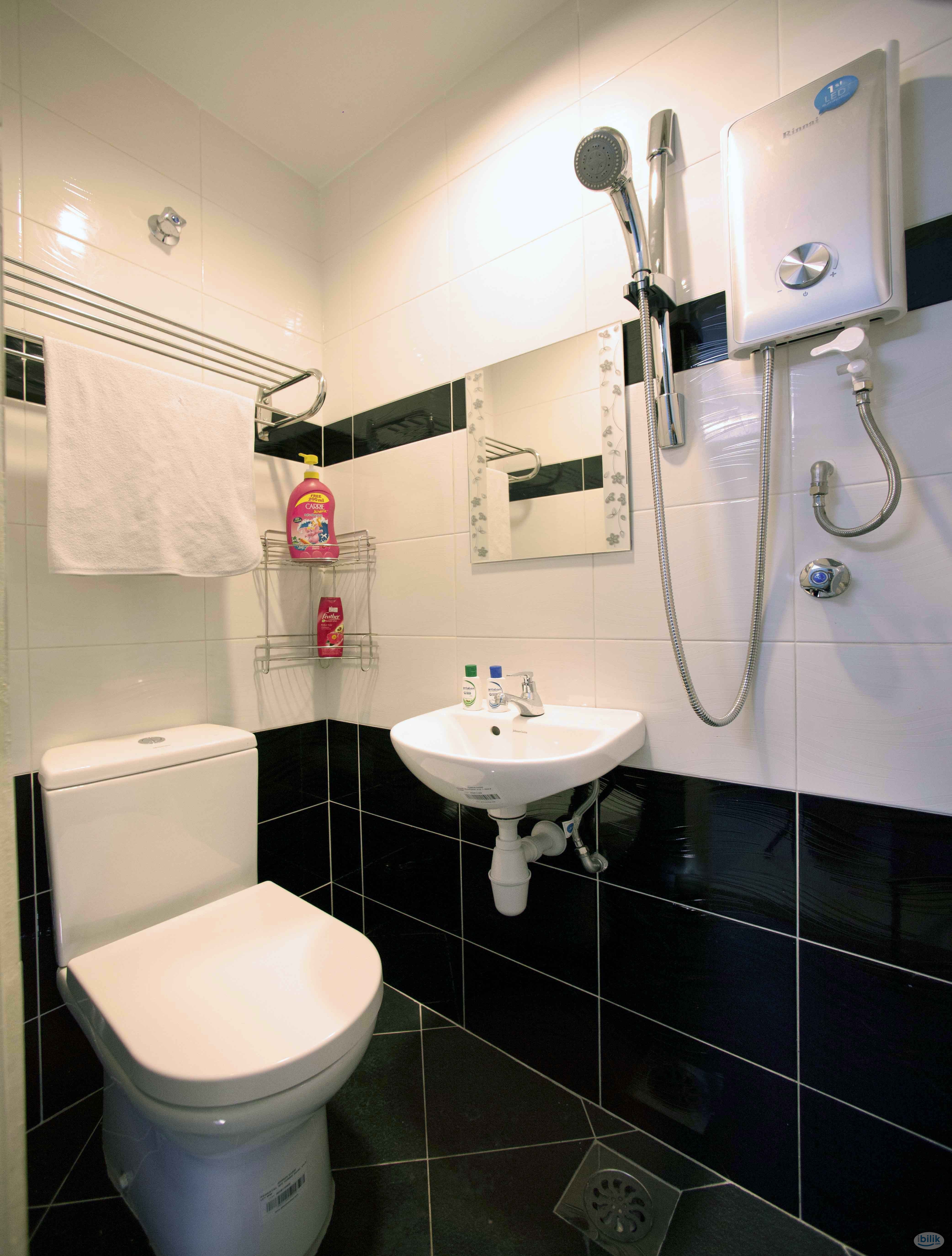 🏠Master Room🏠 at PJS 7, Bandar Sunway - Image 1