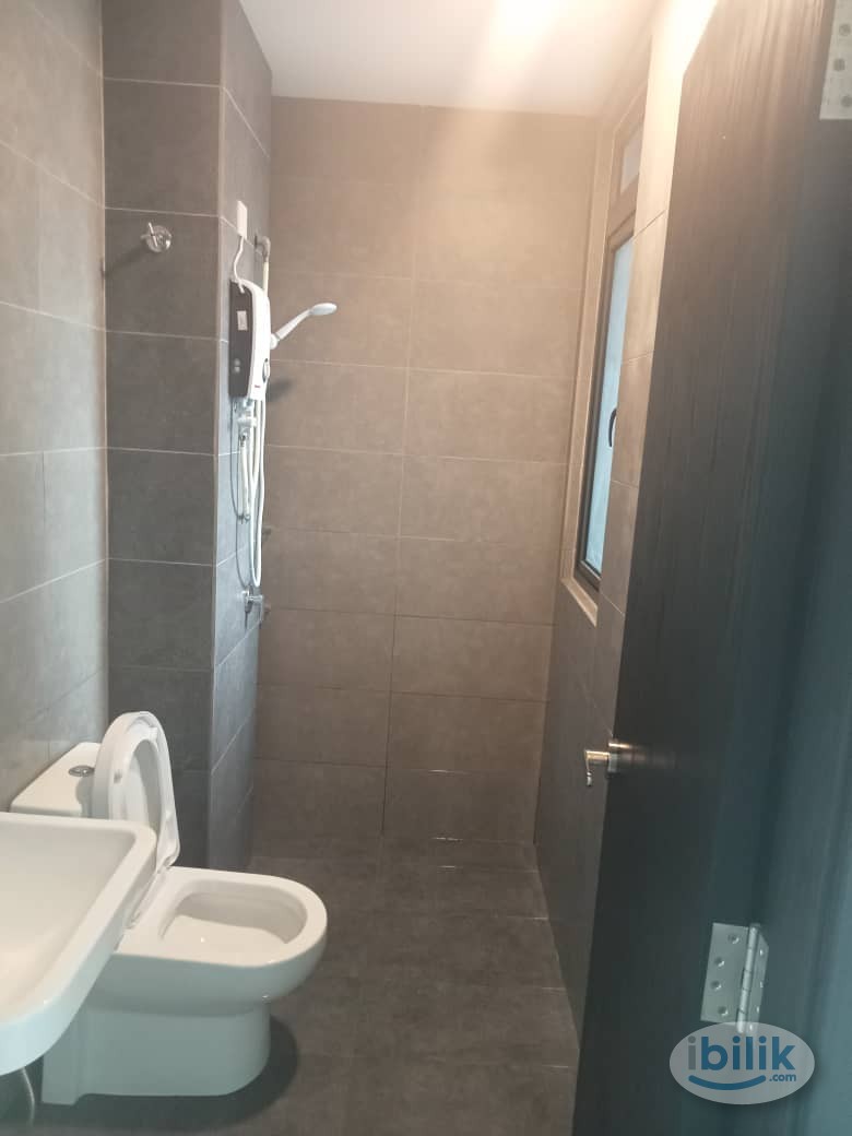 Middle Room at NOVO Ampang, Ampang Hilir - Image 2