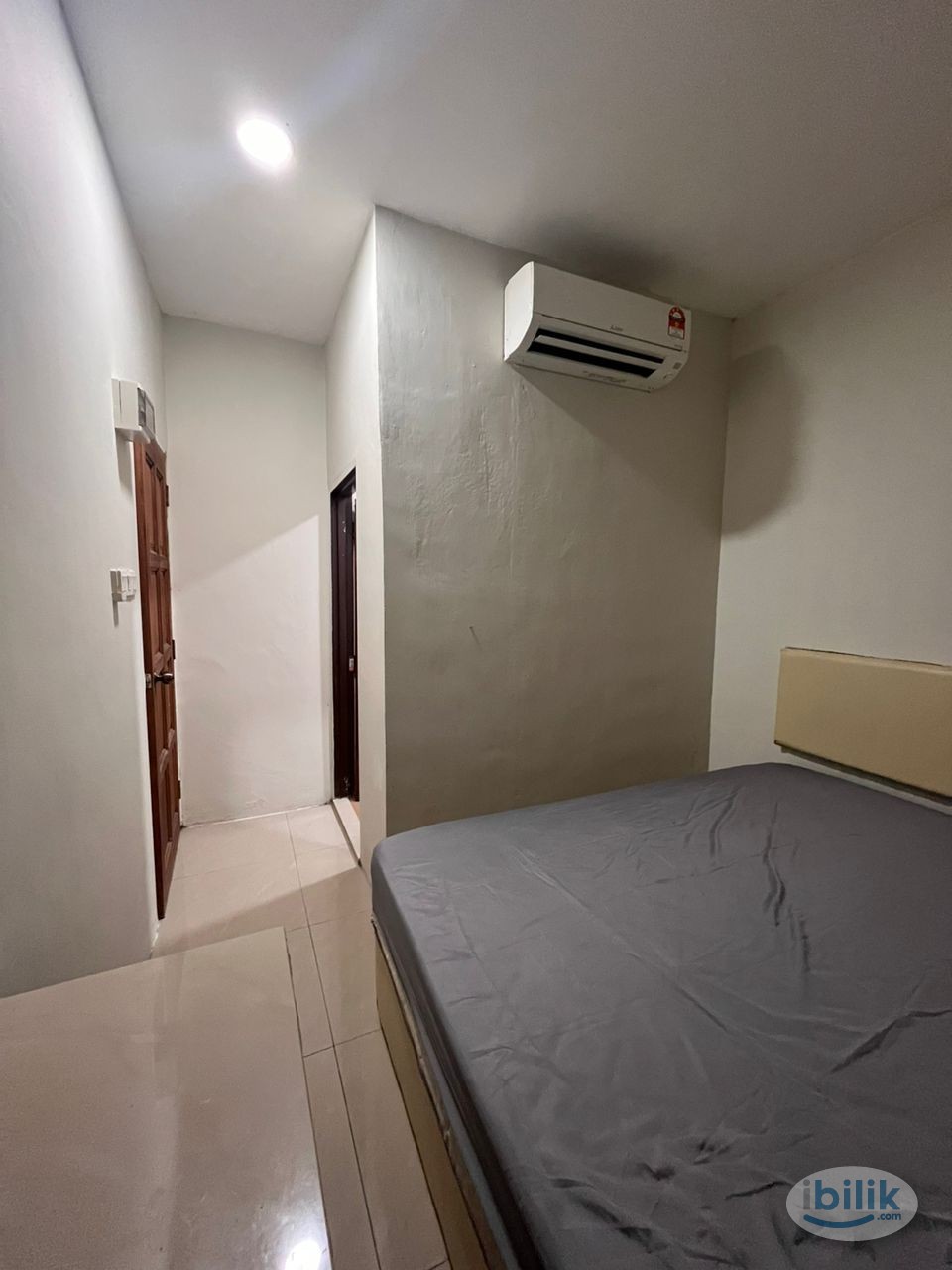 🚶‍♂️Walk to KSL/Holiday plaza | 🇸🇬10 Min to CIQ, Midvalley Southkey🛍️ -Master bedroom with private toilet attached😍 - Image 4