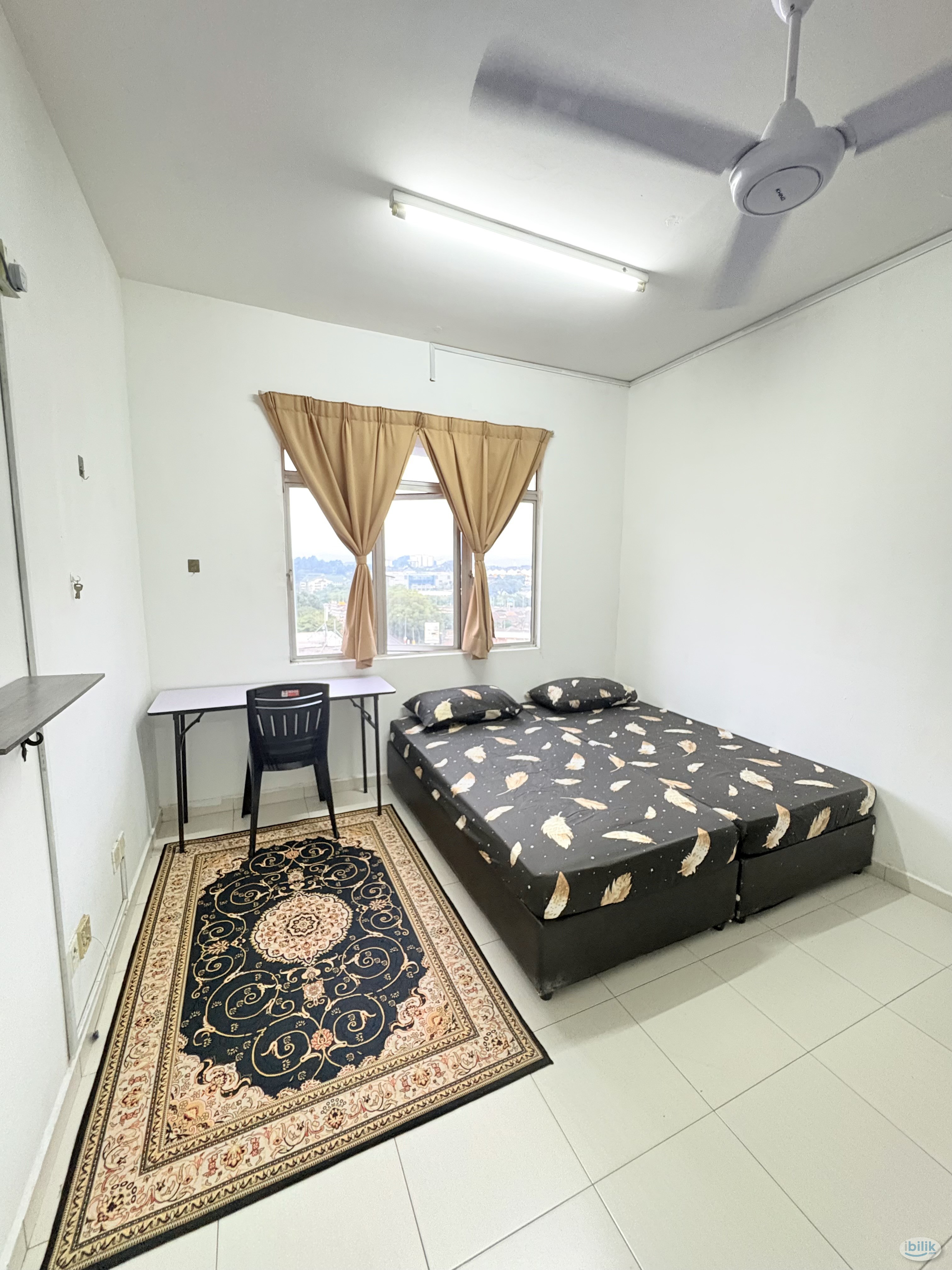Middle Room at Kuala Lumpur, Malaysia - Image 2