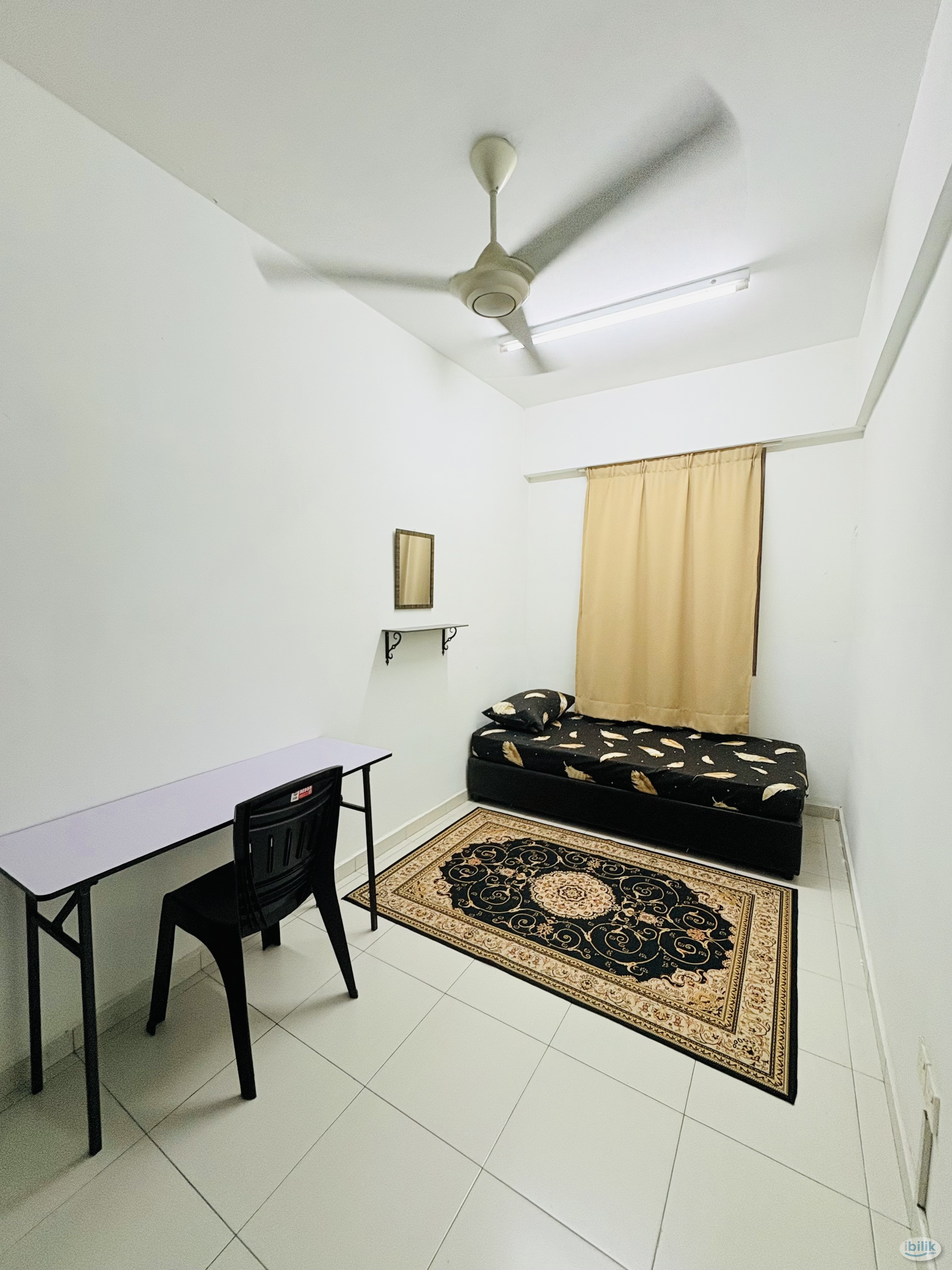 Middle Room at Kuala Lumpur, Malaysia - Image 3
