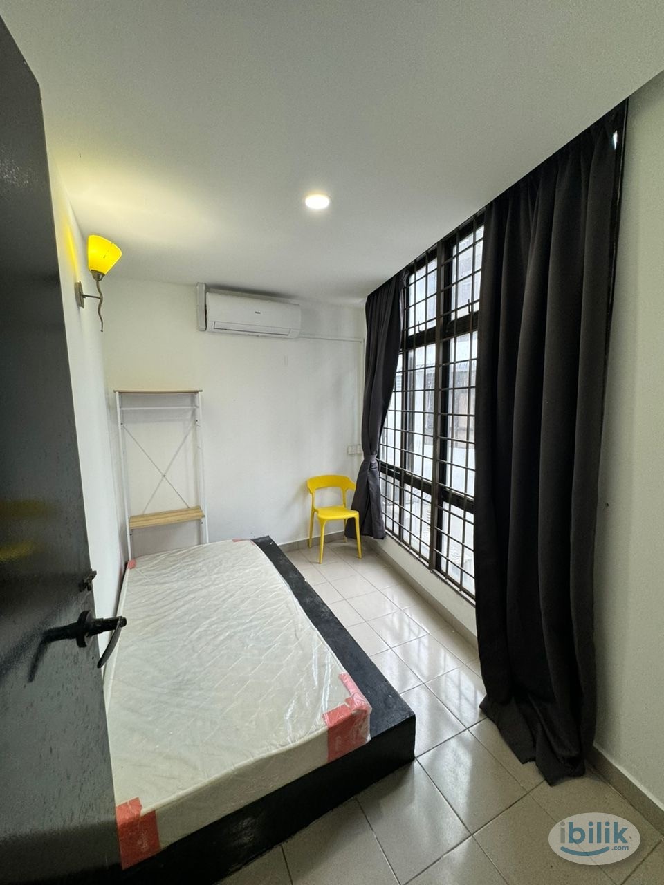 FREE WIFI Provided Room At Subang Permai 📍 Move-In Immediately Preferred 🔑 Near Bus Stop Privilage - Image 1