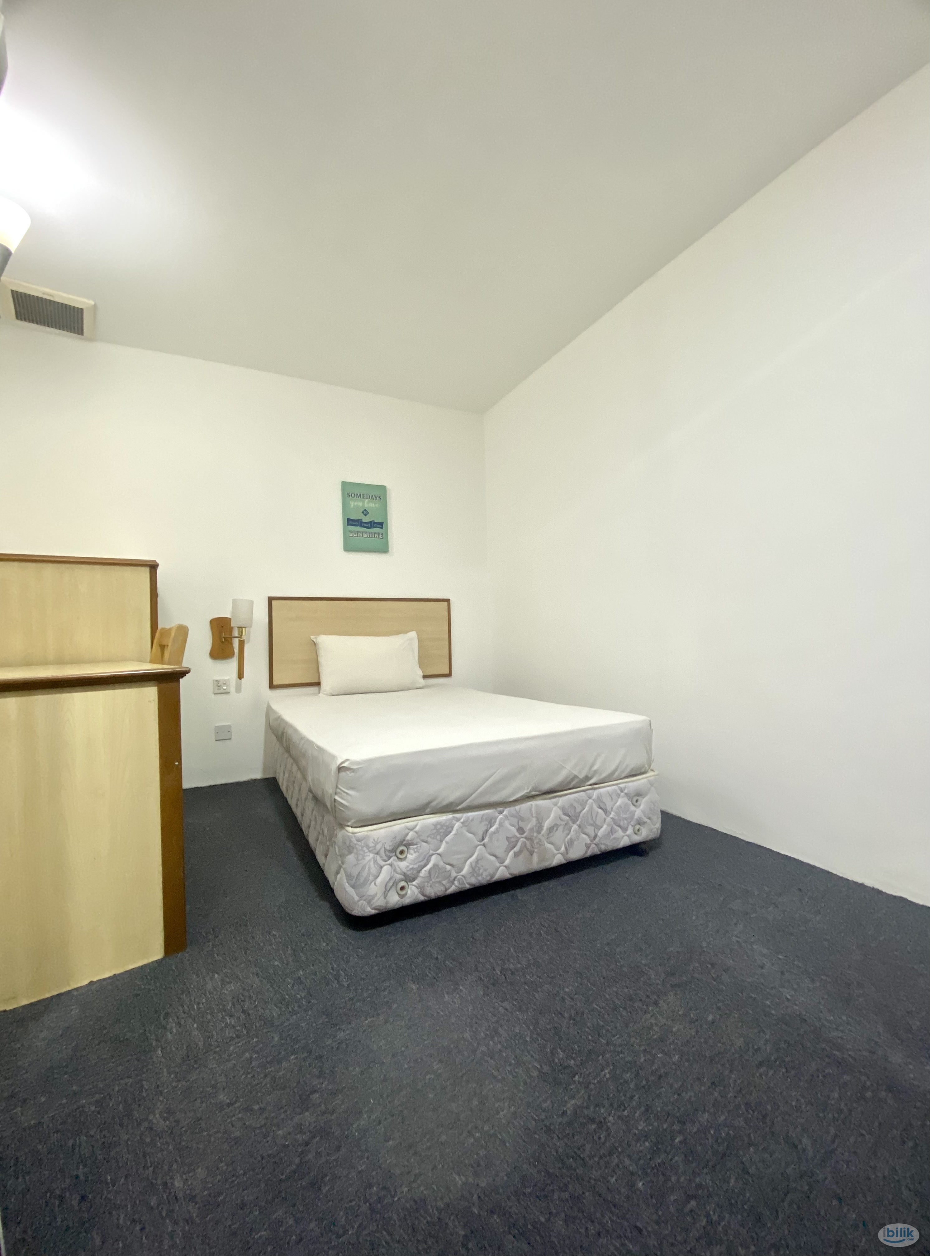 COMFY ROOM AVAILABLE at Subang Permai with ZERO DEPOSIT 😱 FREE WIFI 🤯 NEAR BUS STOP - Image 1
