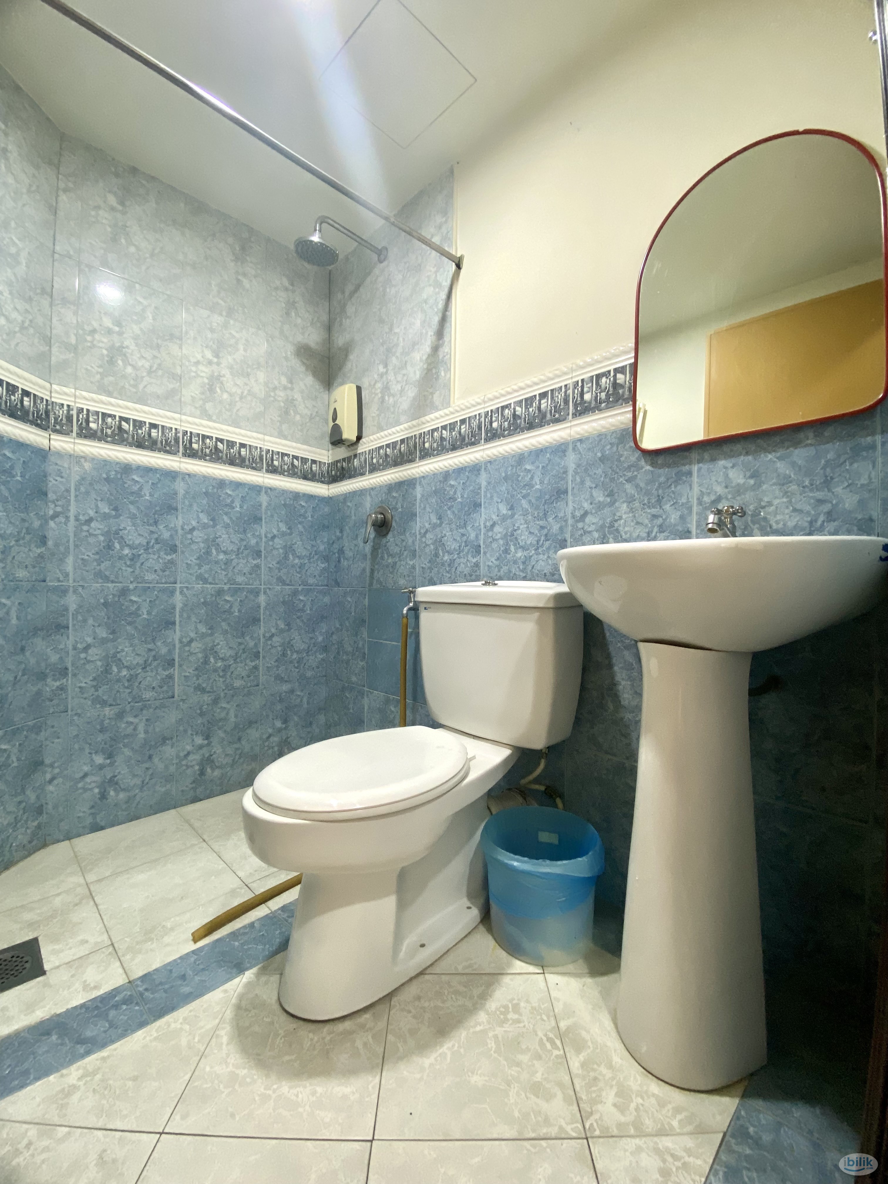COMFY ROOM AVAILABLE at Subang Permai with ZERO DEPOSIT 😱 FREE WIFI 🤯 NEAR BUS STOP - Image 3