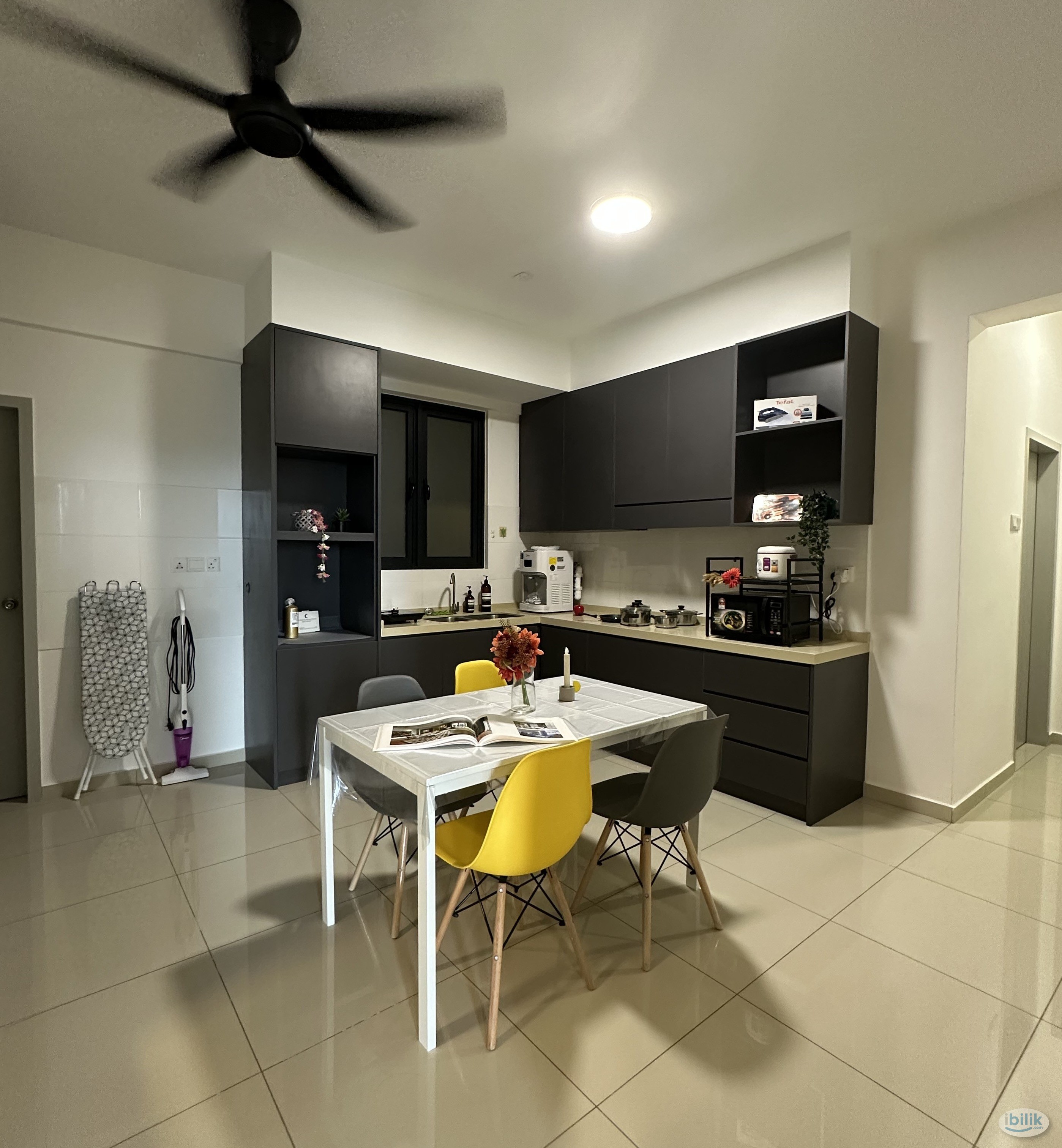 Middle Room for Rent at The Golden Triangle 2 - Image 4