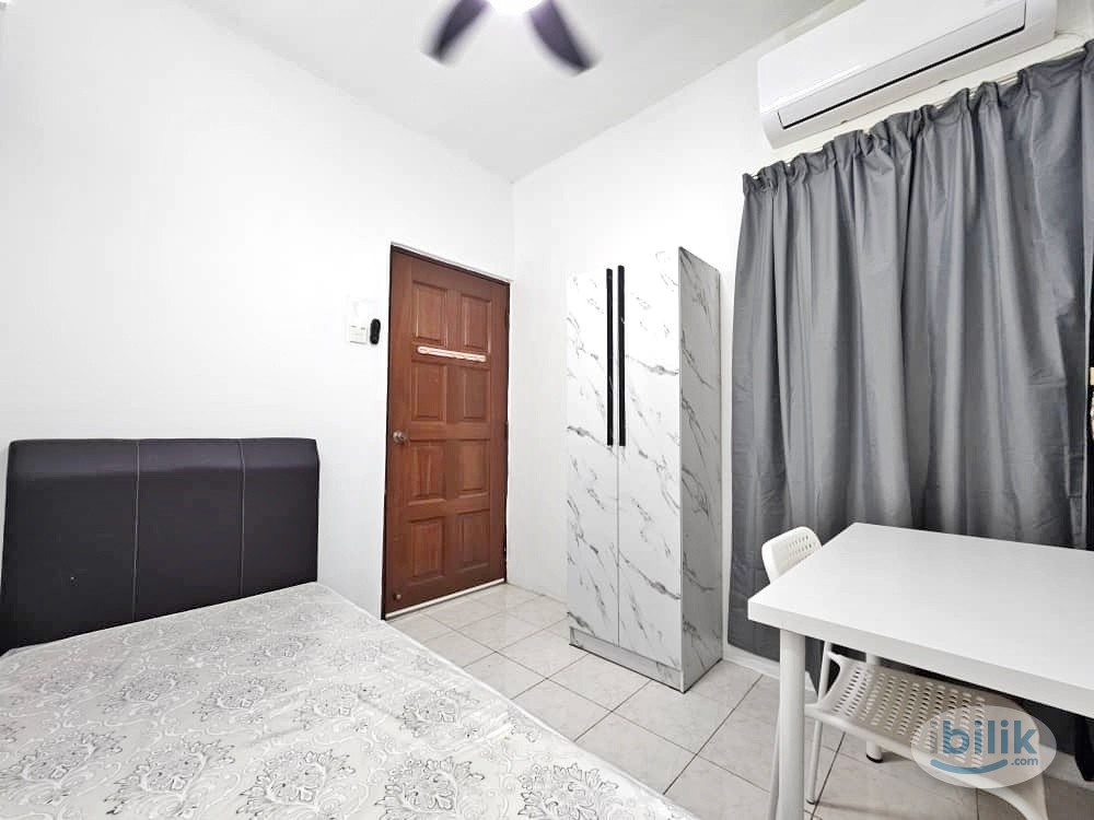 Middle room for rent at Springfield Condo with Shared bathroom at Sungai Ara, 5mins To Bayan Baru - Image 3