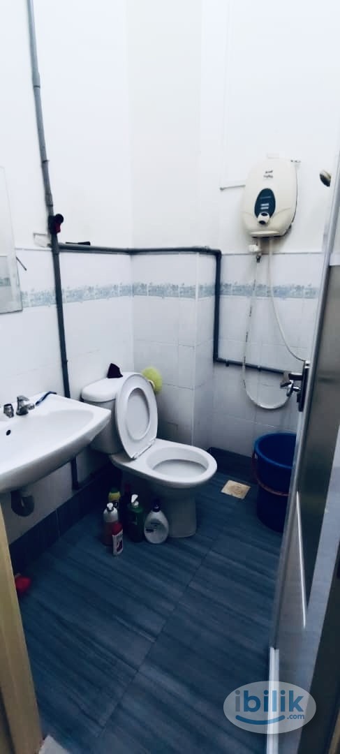 Middle Room at Bukit Indah, Johor Bahru - Image 4