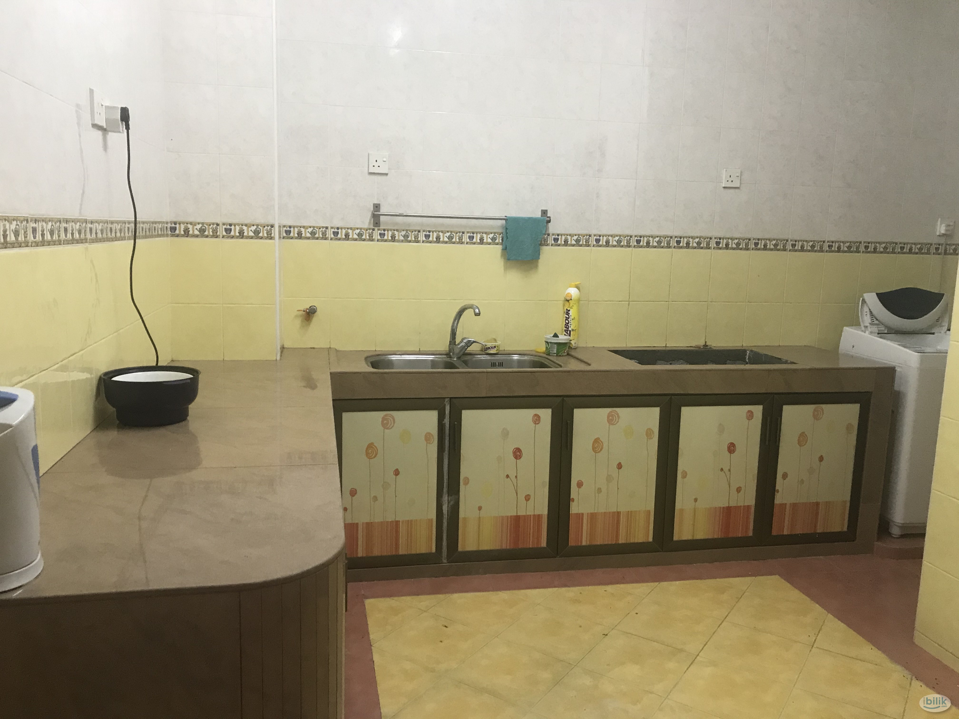 Middle Room at Bukit Indah, Johor Bahru - Image 2