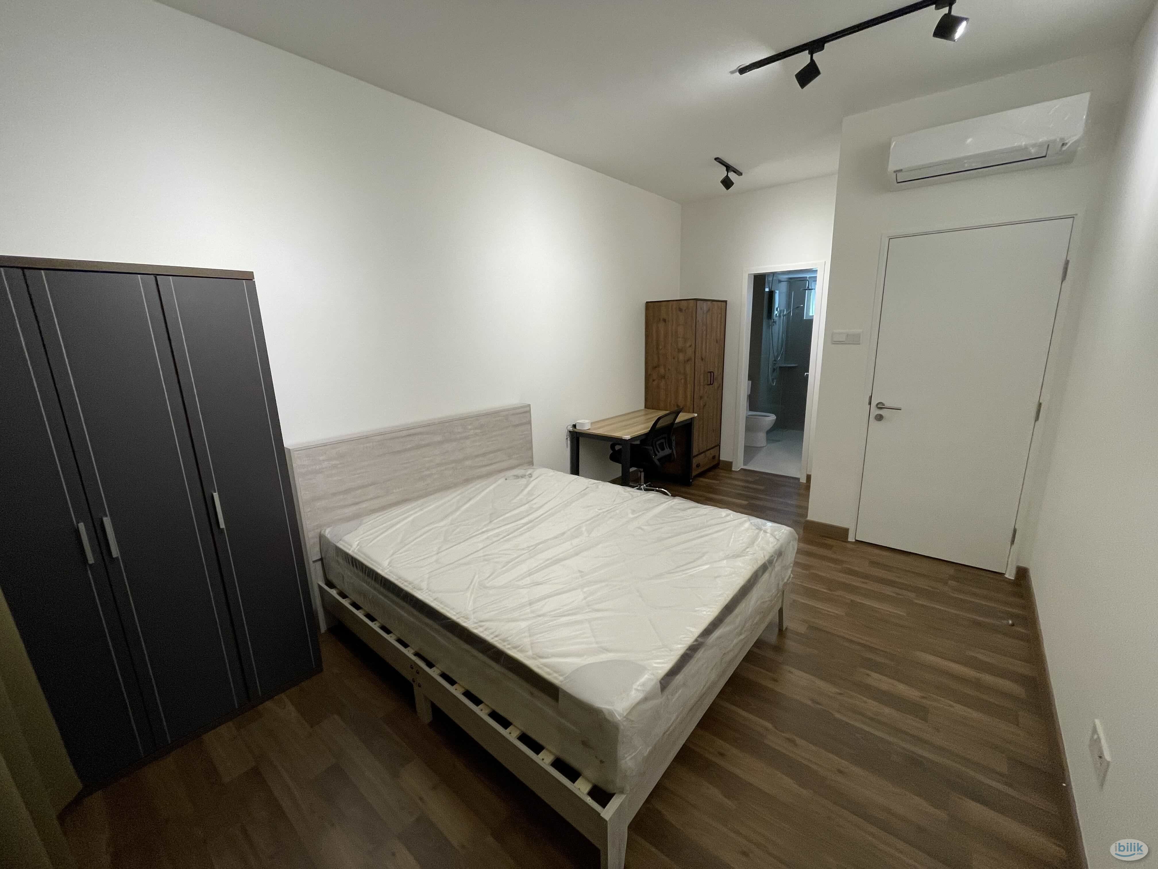 Master room for rent at Sentul Point Suite Apartments with private 🛁bathroom 👩 chinese female only - Image 1