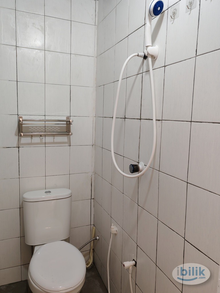 Single Room at Serdang Skyvillas, Seri Kembangan - Image 5