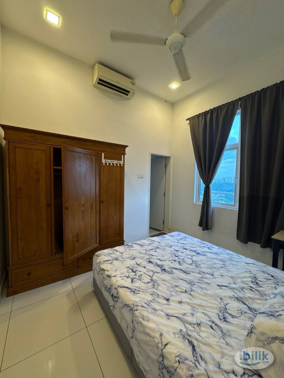 Middle Room at Skypod, Bandar Puchong Jaya - Image 3