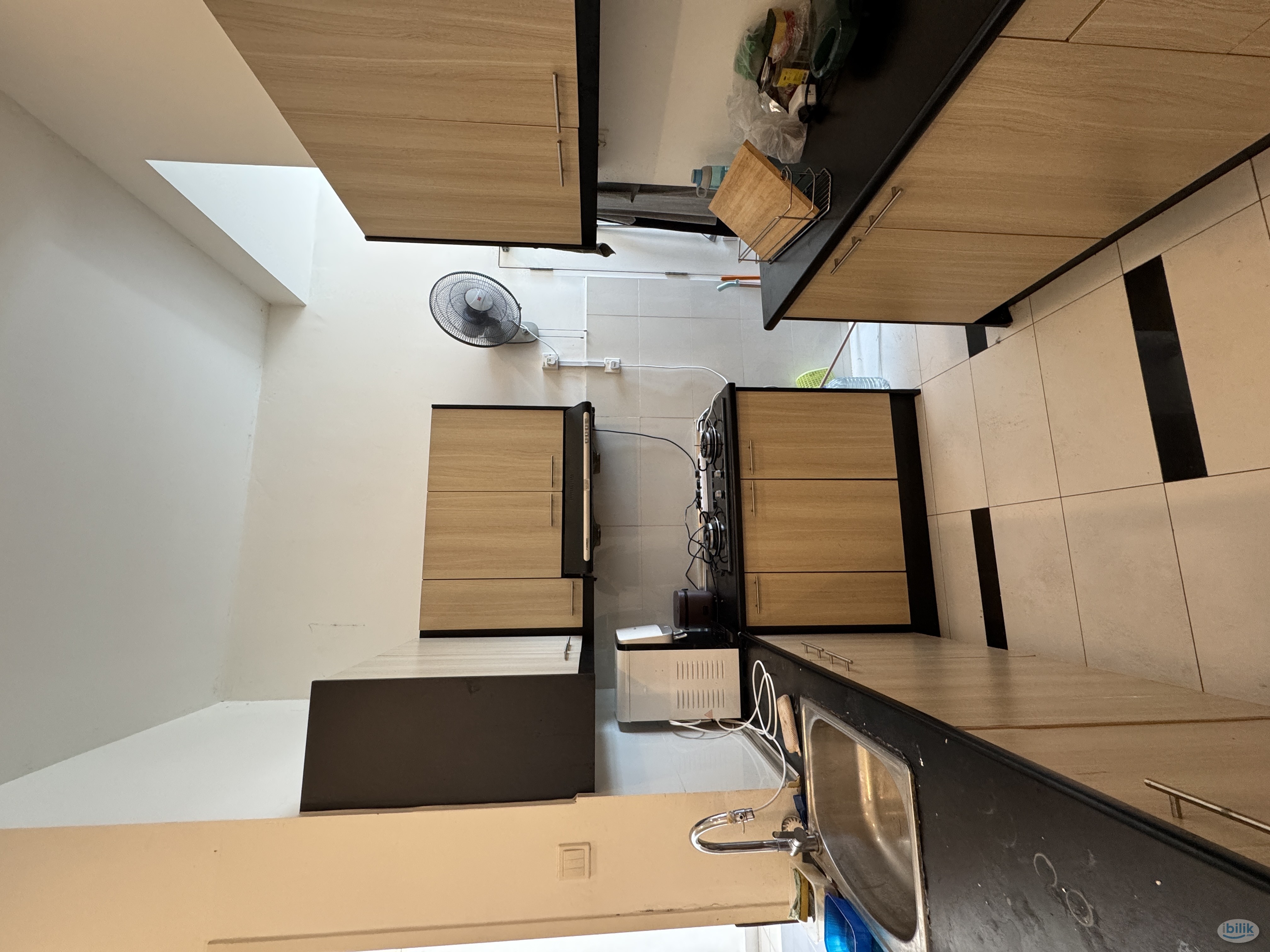 Middle Room at Skypod, Bandar Puchong Jaya - Image 4