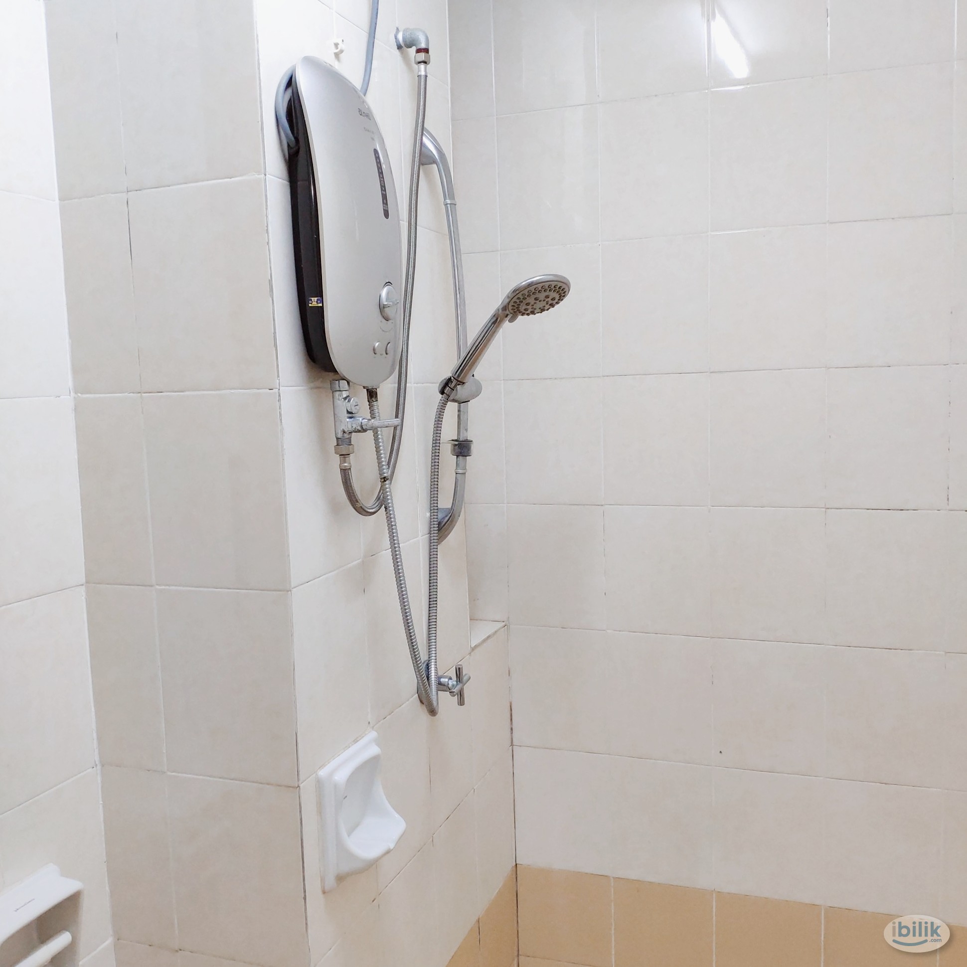 Middle Room, Just Fan, 24 Hr Safe Security near Hosp Putrajaya, Cyberjaya, Mines, Bukit Serdang, Univ 360, IOI City Mall - Image 3