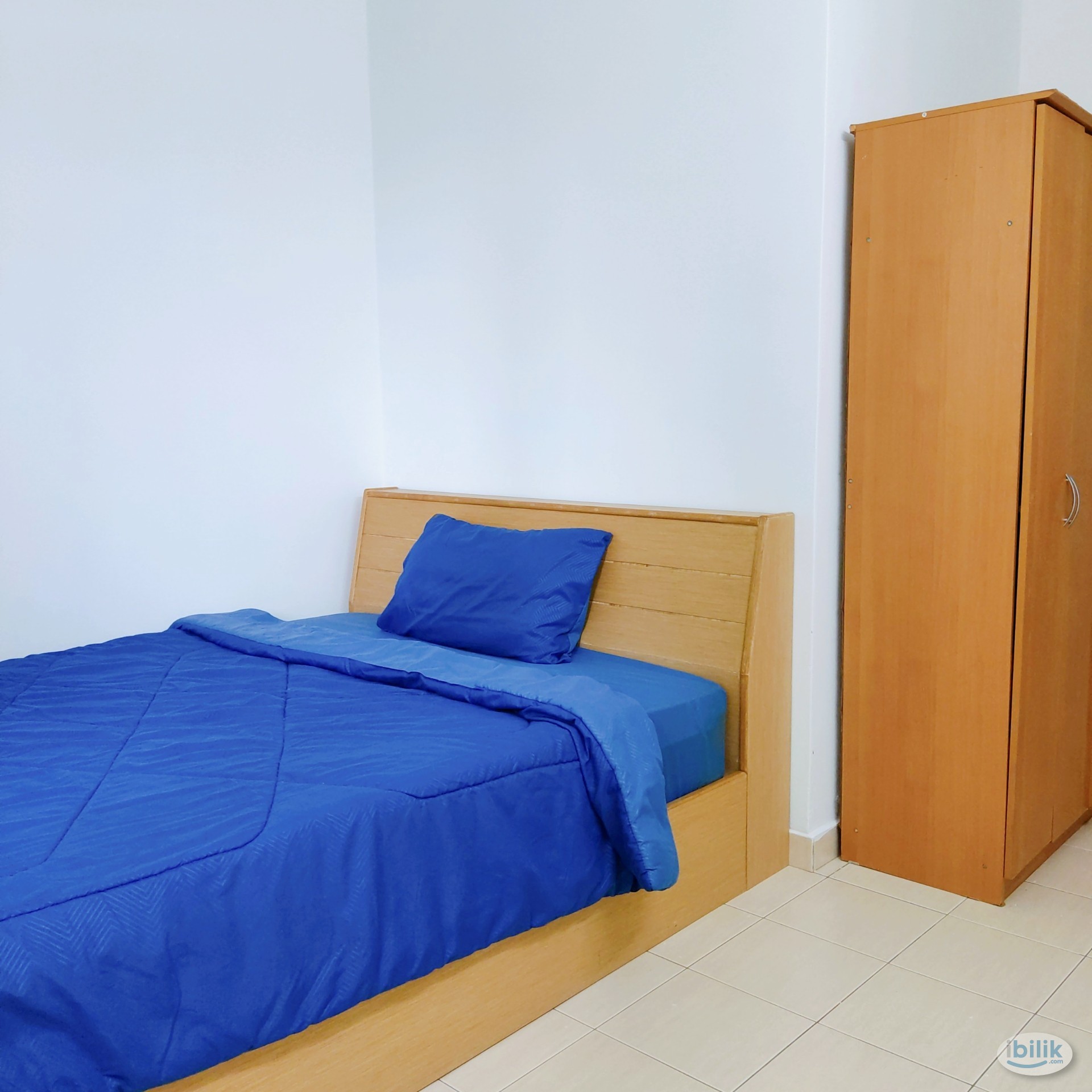 Middle Room, Just Fan, 24 Hr Safe Security near Hosp Putrajaya, Cyberjaya, Mines, Bukit Serdang, Univ 360, IOI City Mall - Image 1