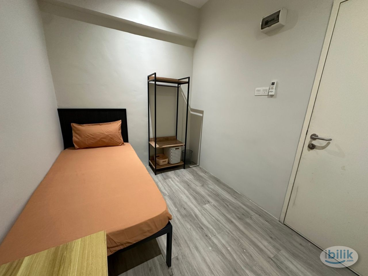 Single Female🌹 USJ21  LRT Station🚂 Free High Speed Wifi🌐 - Image 2