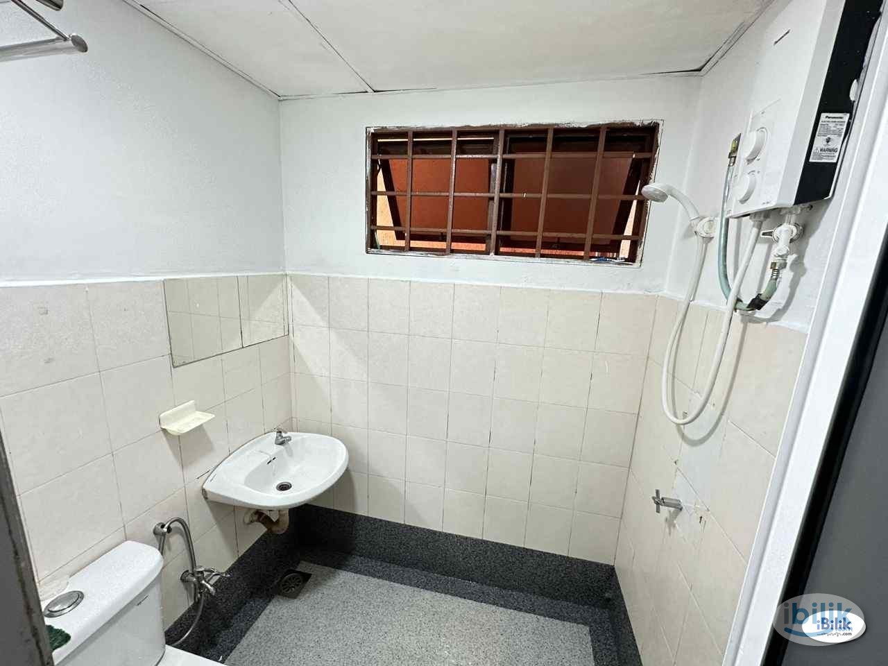 ⭐Female-Unit⭐ Master Room at Palm Spring, Kota Damansara - Image 4