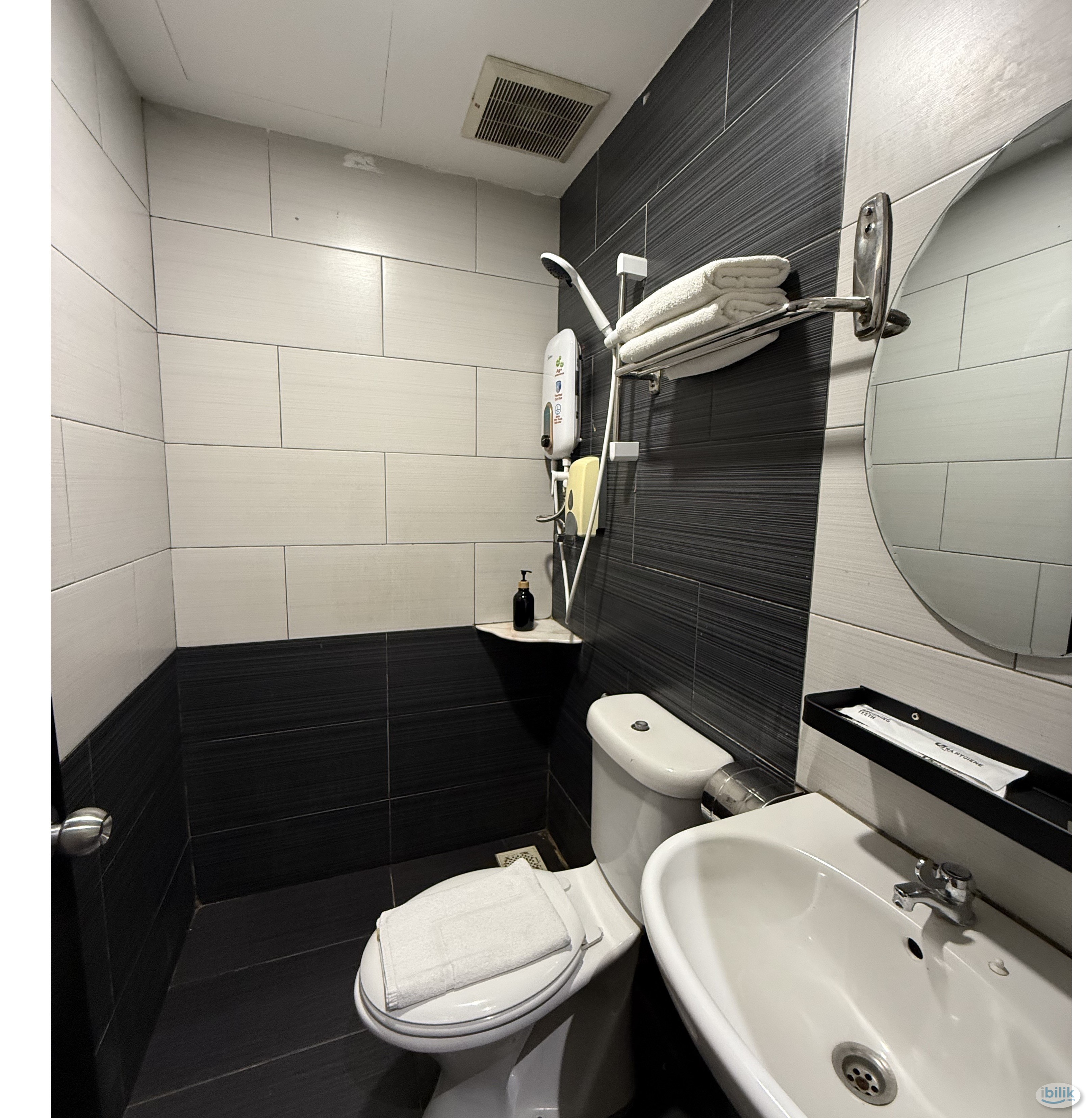 🏠✨ Room + Private Toilet for Rent 🛁 📍 Location: Bandar Sunway 🌇 🚶‍♂️ Walking Distance: 🚌 BRT Station - Image 2