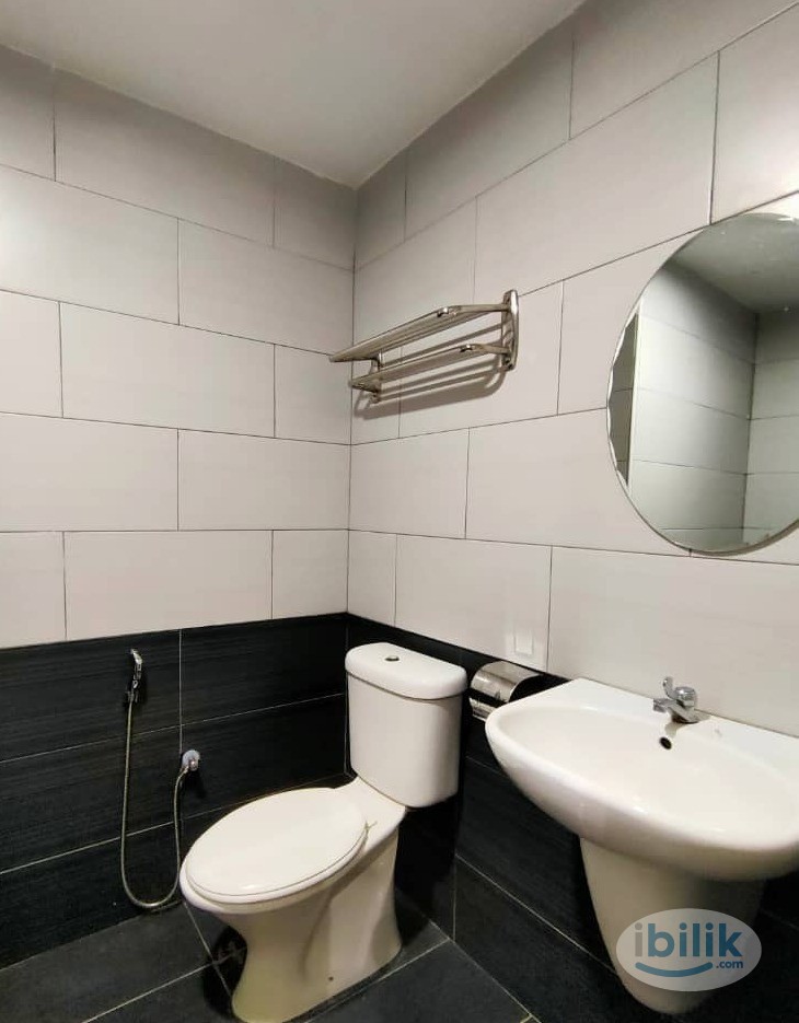 Room + Private Toilet for Rent at Bandar Sunway 🚌 near to BRT Station - Image 1