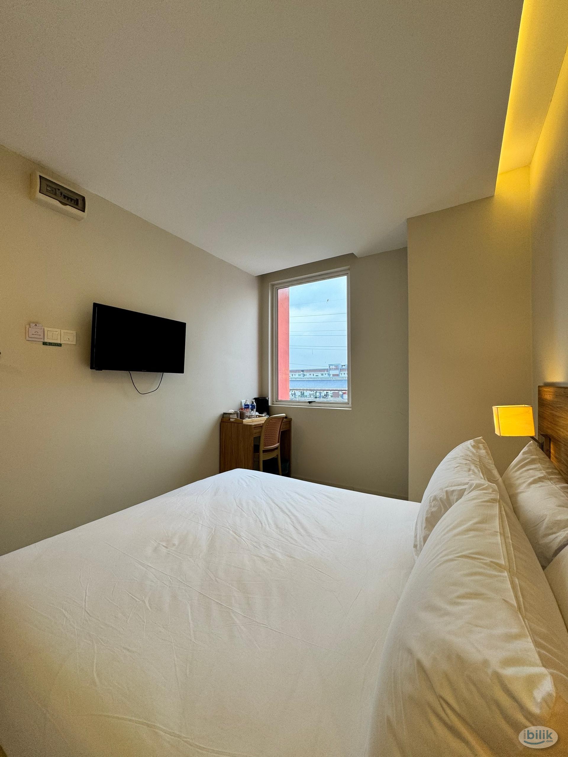 Co-Living room at SS4🏡 Zero Deposit✅ Free High Speed Wifi🌐 - Image 1