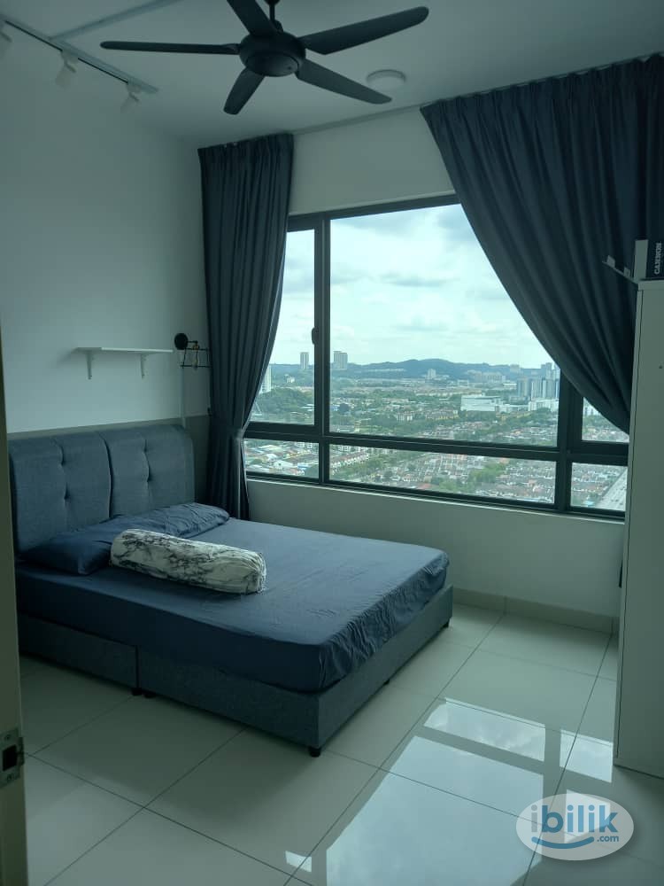 Middle Room at Greenfield Residence, Bandar Sunway - Image 1