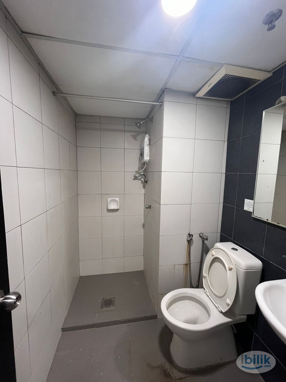 🚗 5 Mins to JB City Square & CIQ! Cozy room, FREE WiFi, and zero deposit! 🌟🍽️ - Image 4
