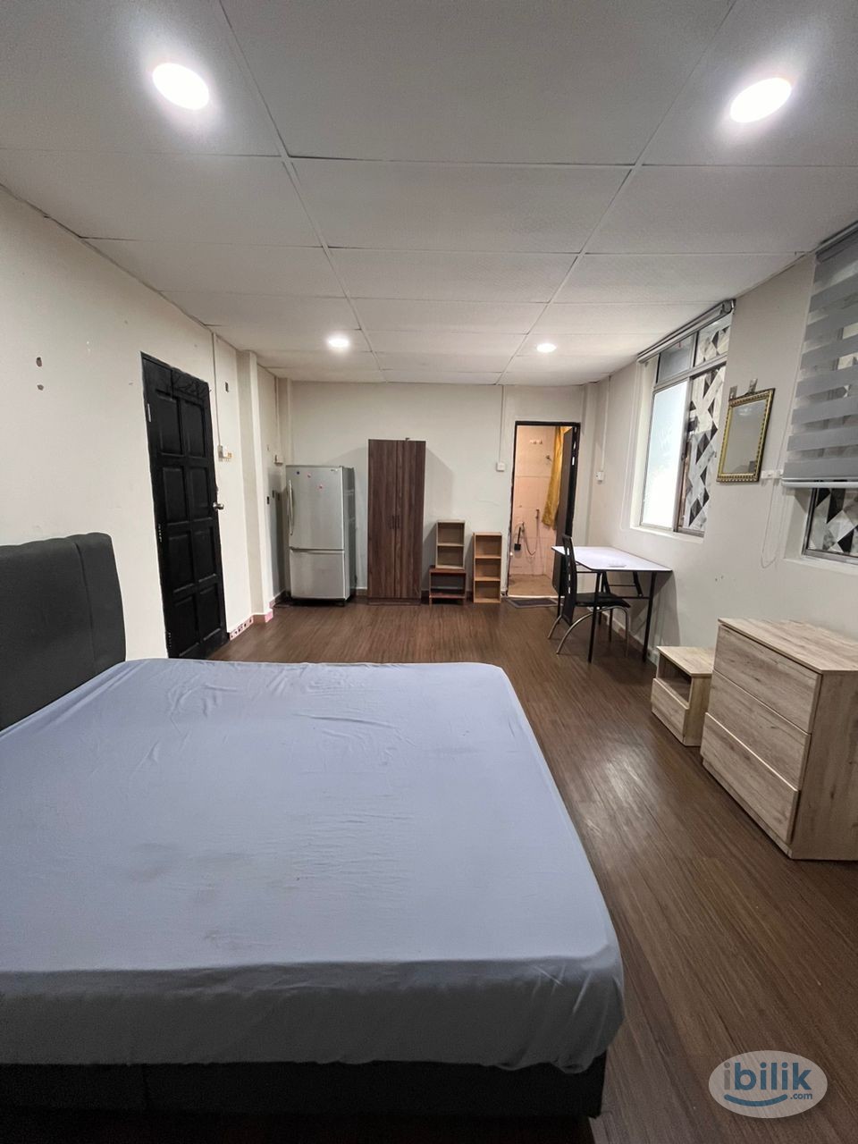 🏙️ Steps from Midvalley & KSL! Modern stay with WiFi, private bathroom & zero deposit! 💼✨ - Image 4