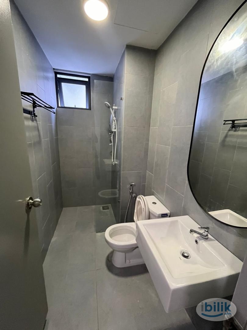 No Deposit - direct to TRX MALL‼️Fully Furnished Queen Bed Room Near MRT MALURI - Image 3