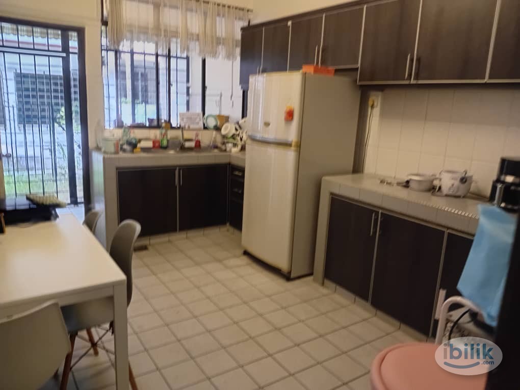 DAMANSARA  JAYA FEMALE UNIT MASTER ROOM TO RENT, ZERO DEPOSIT - Image 4