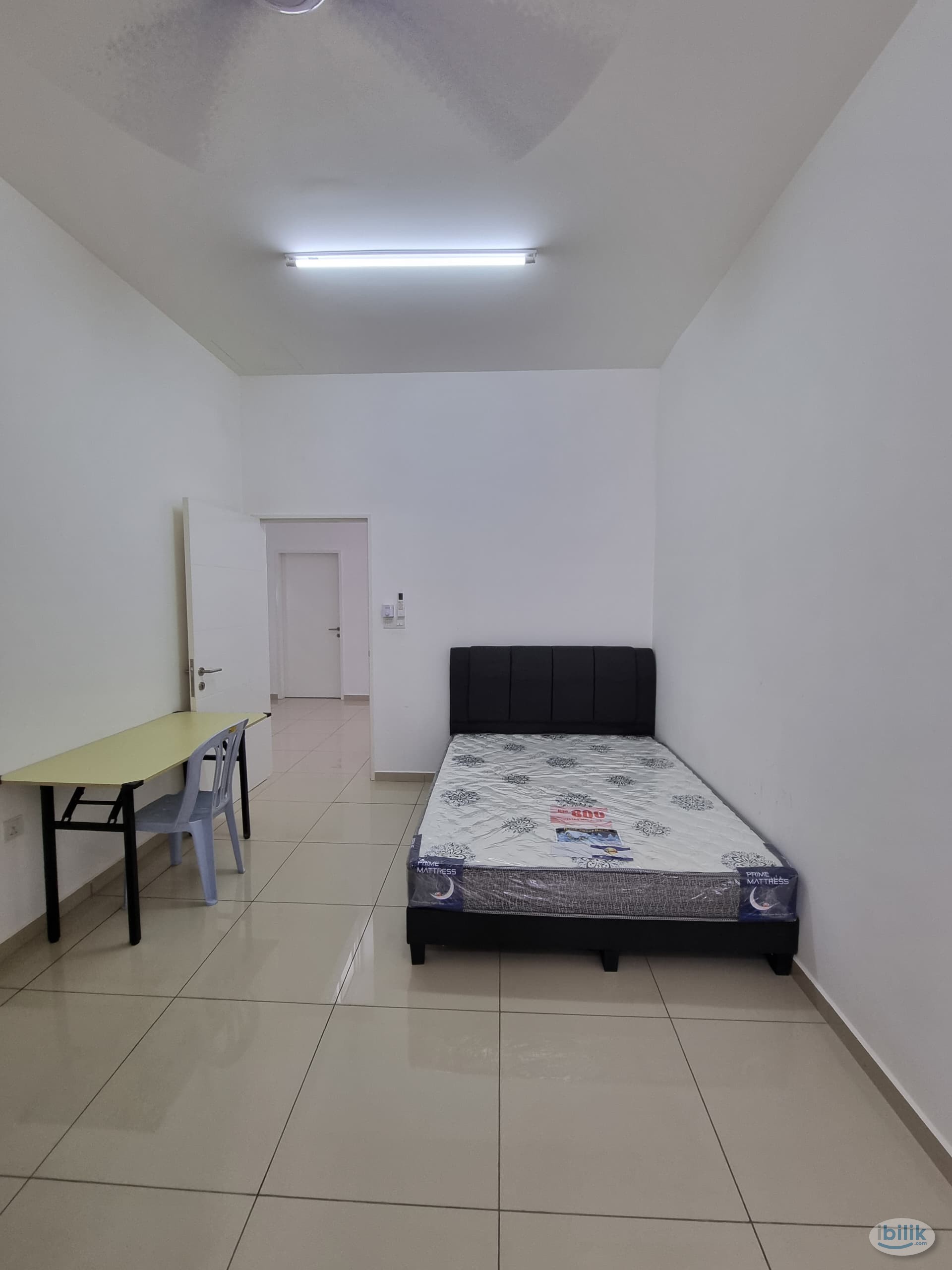 Middle Room at Sendayan, Seremban - Image 1