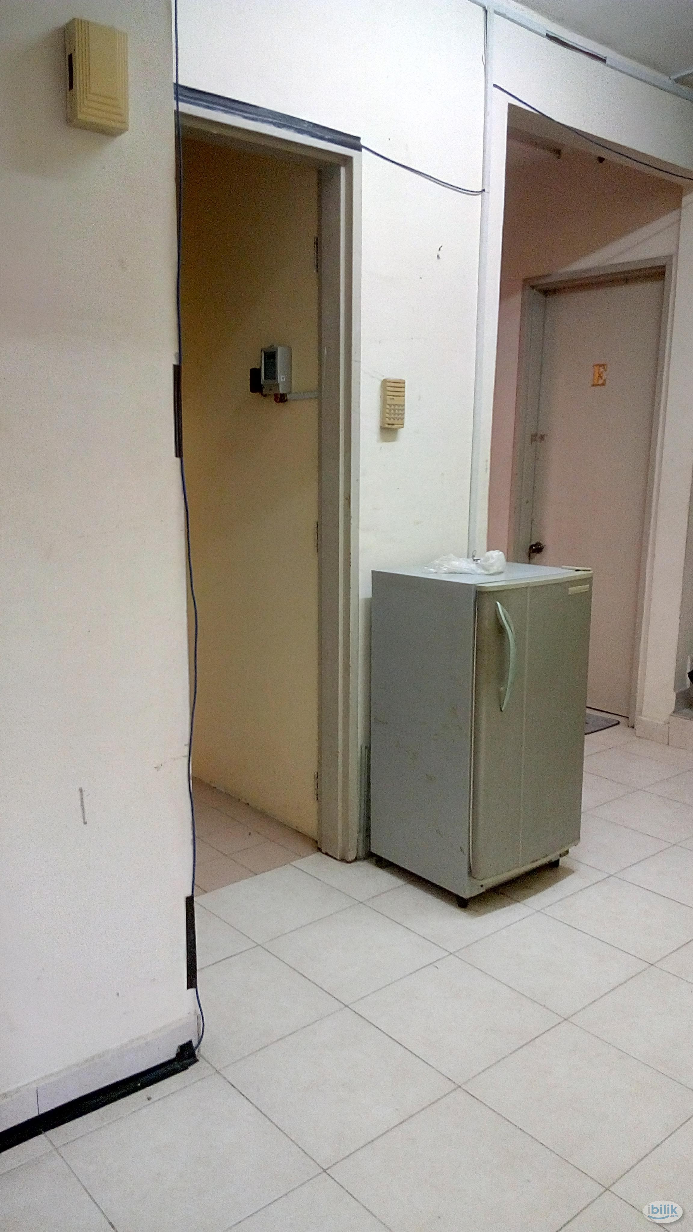 Cyberia Smarthome. A . Furnished NONsharing single room RM290 airconditioned. - Image 5