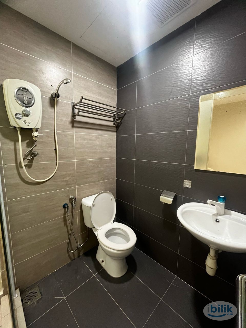 Study at UTAR Sg Long ❓ Room for Rent attach Private Toilet at Mahkota Cheras - Image 3
